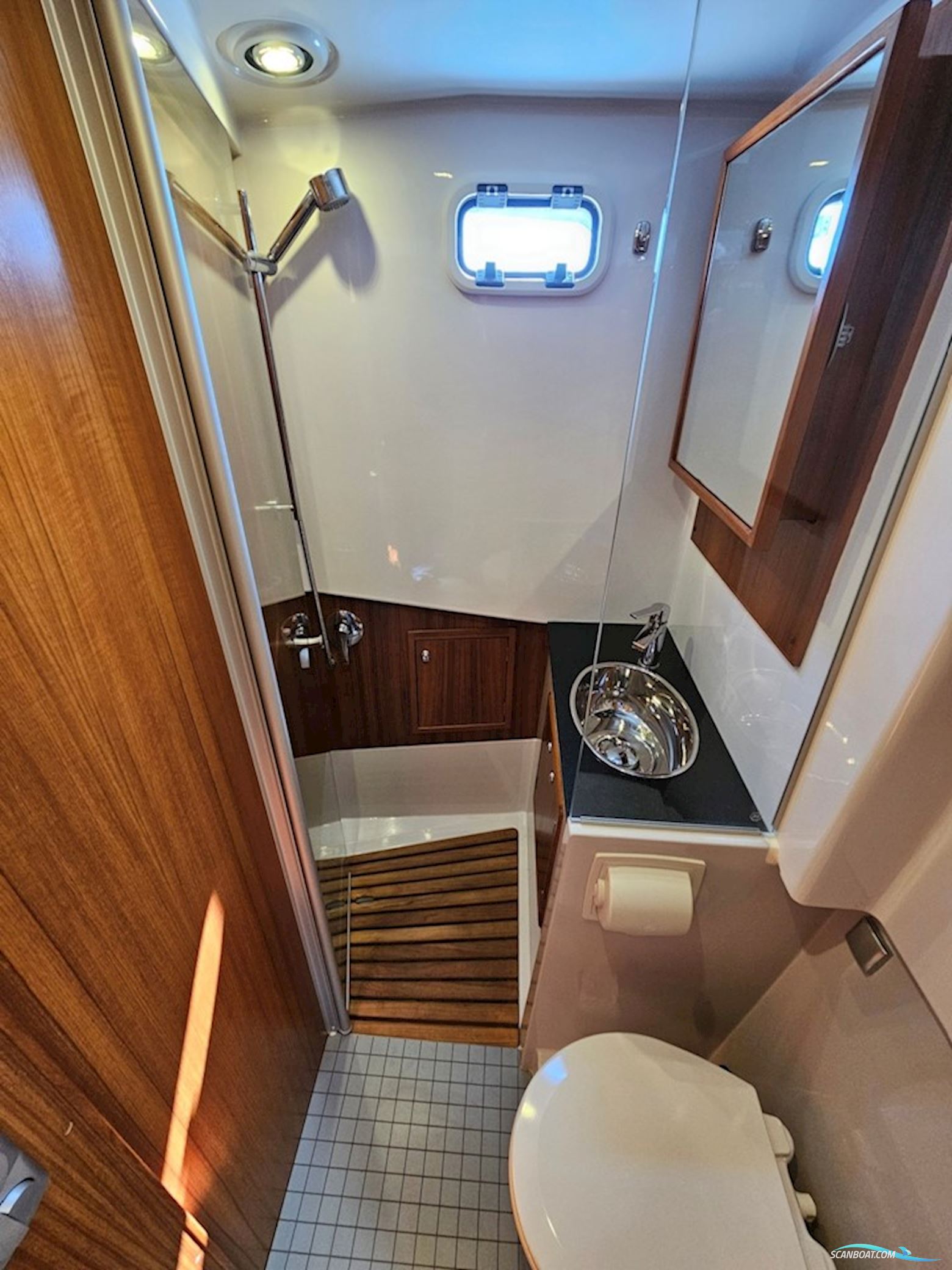 Sargo 33 Explorer