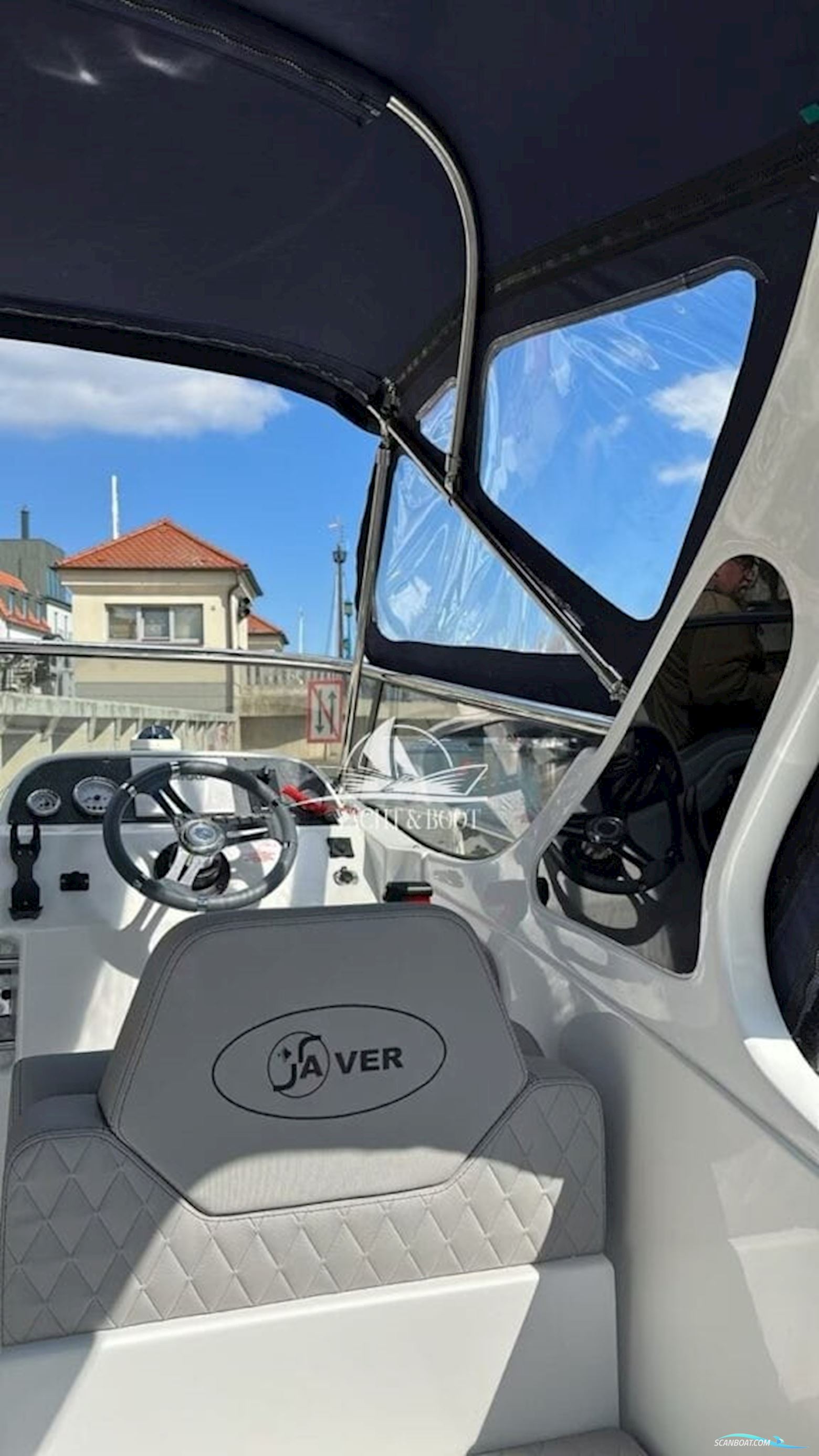 Saver 690 Cabin