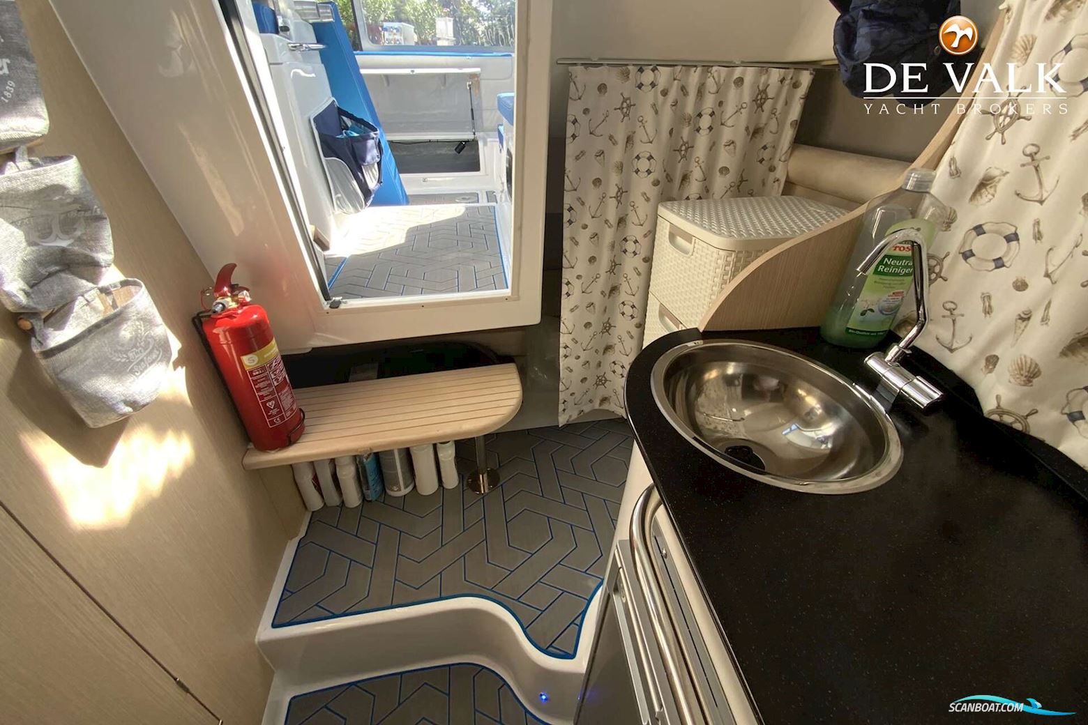 Saver 750 Cabin