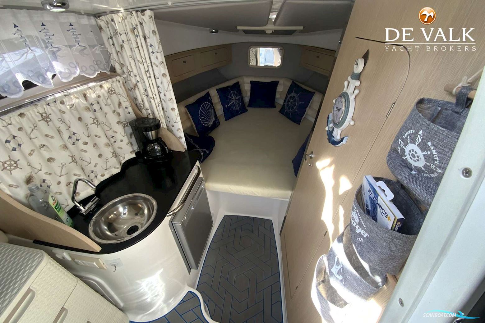 Saver 750 Cabin