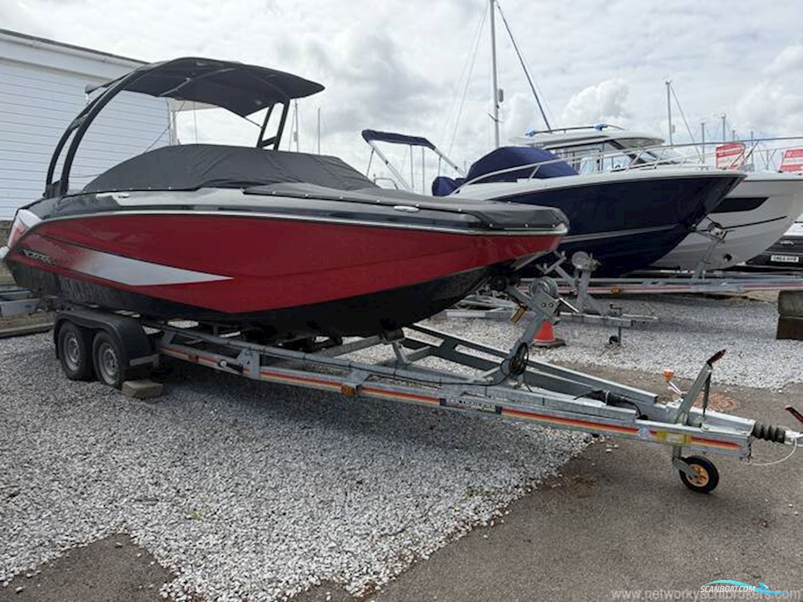 Scarab 215
