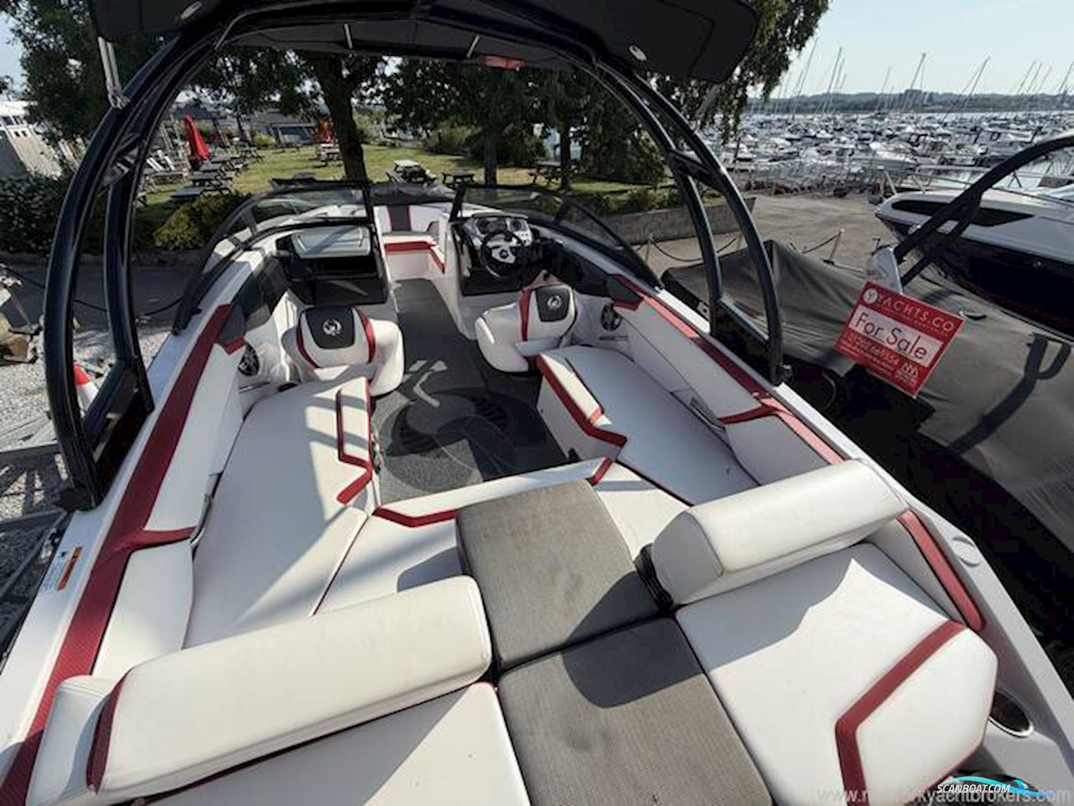 Scarab 215