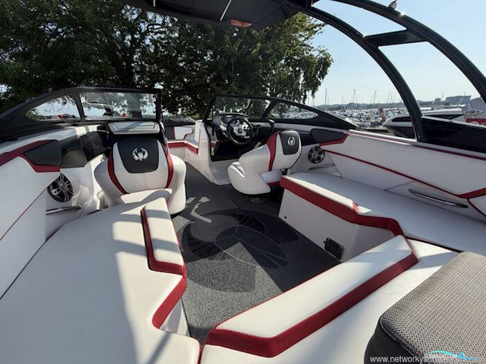 Scarab 215