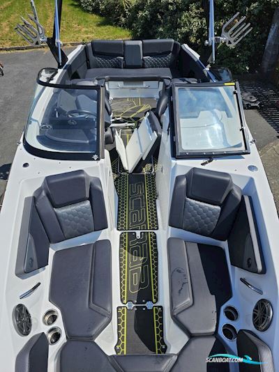 Scarab 255 ID Wake Edition Motorboten 2021, met Rotax motor, Ierland