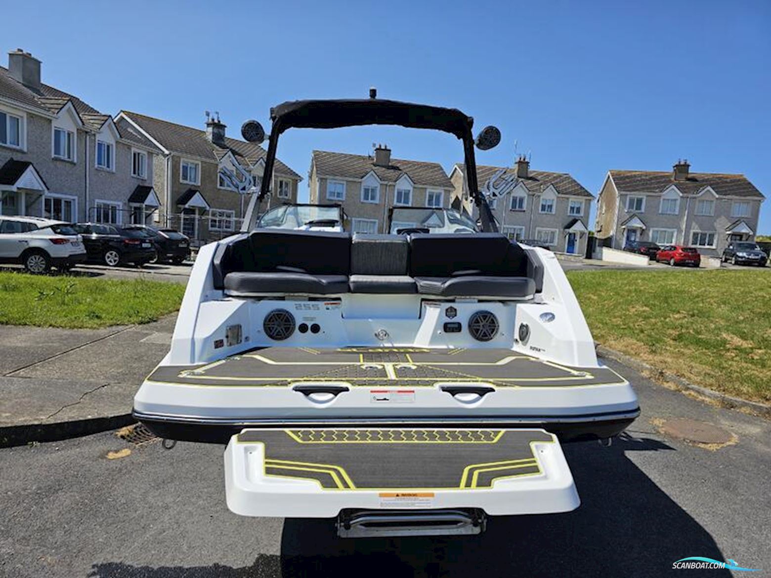 SCARAB 255 ID Wake Edition