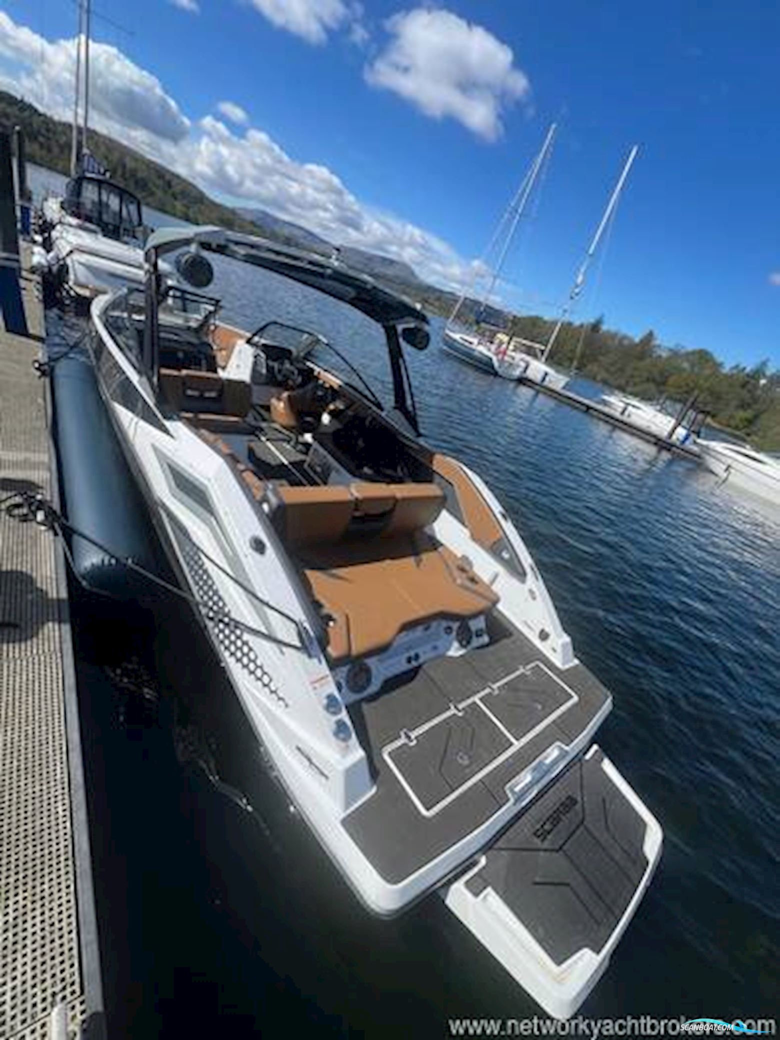Scarab 285 ID