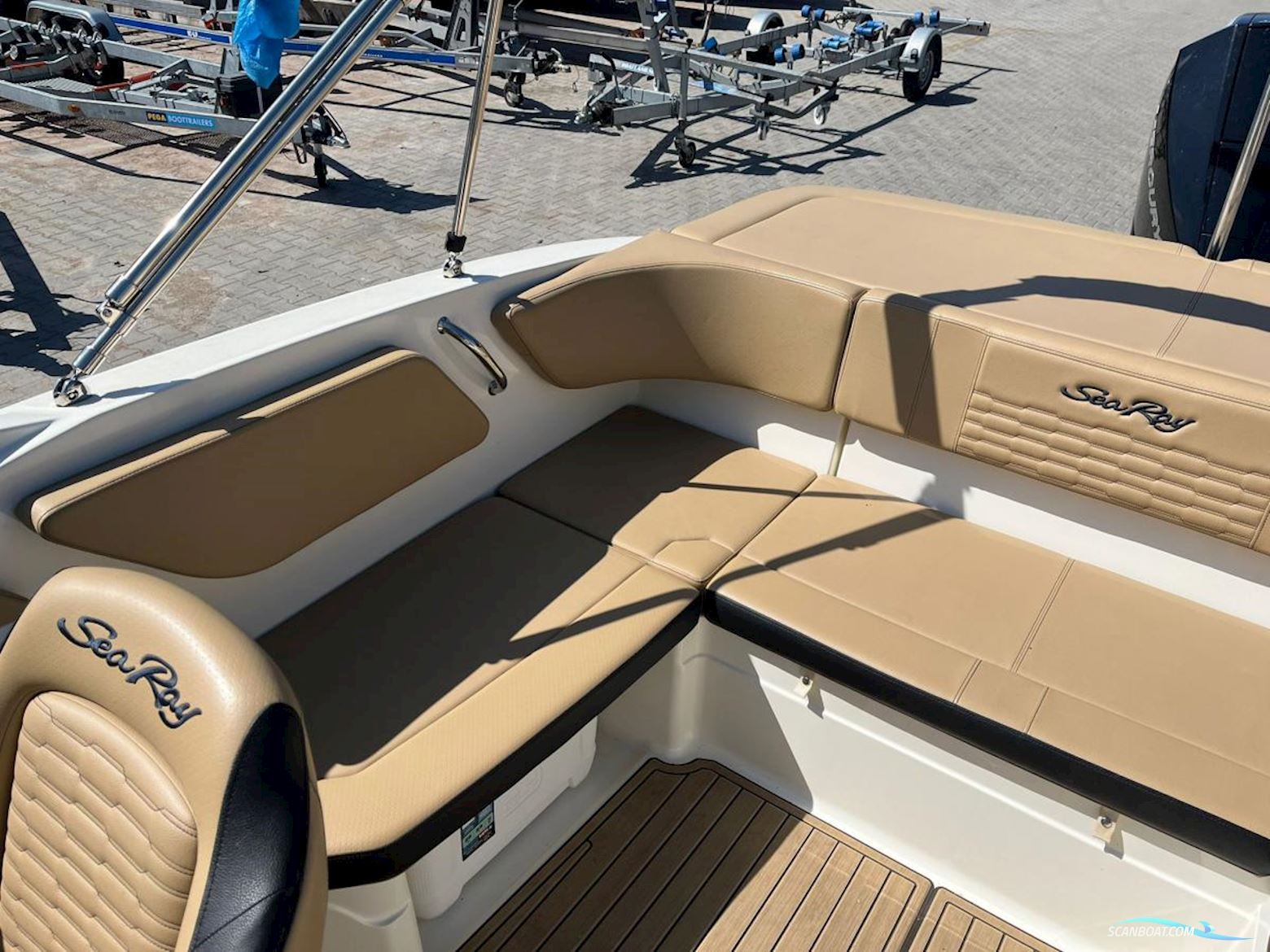 Sea Ray  210 SPX Outboard