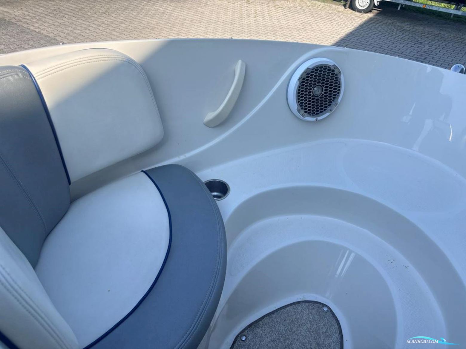 Sea Ray 185