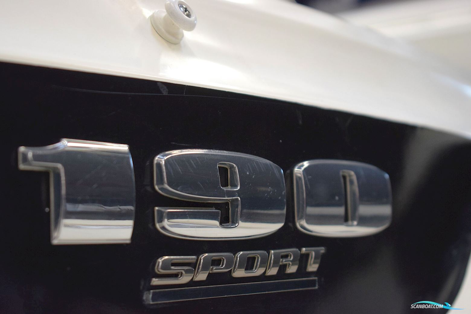 Sea Ray 190 Sport – Med 3,0 Tks og Masser af Udstyr – 2014 Model