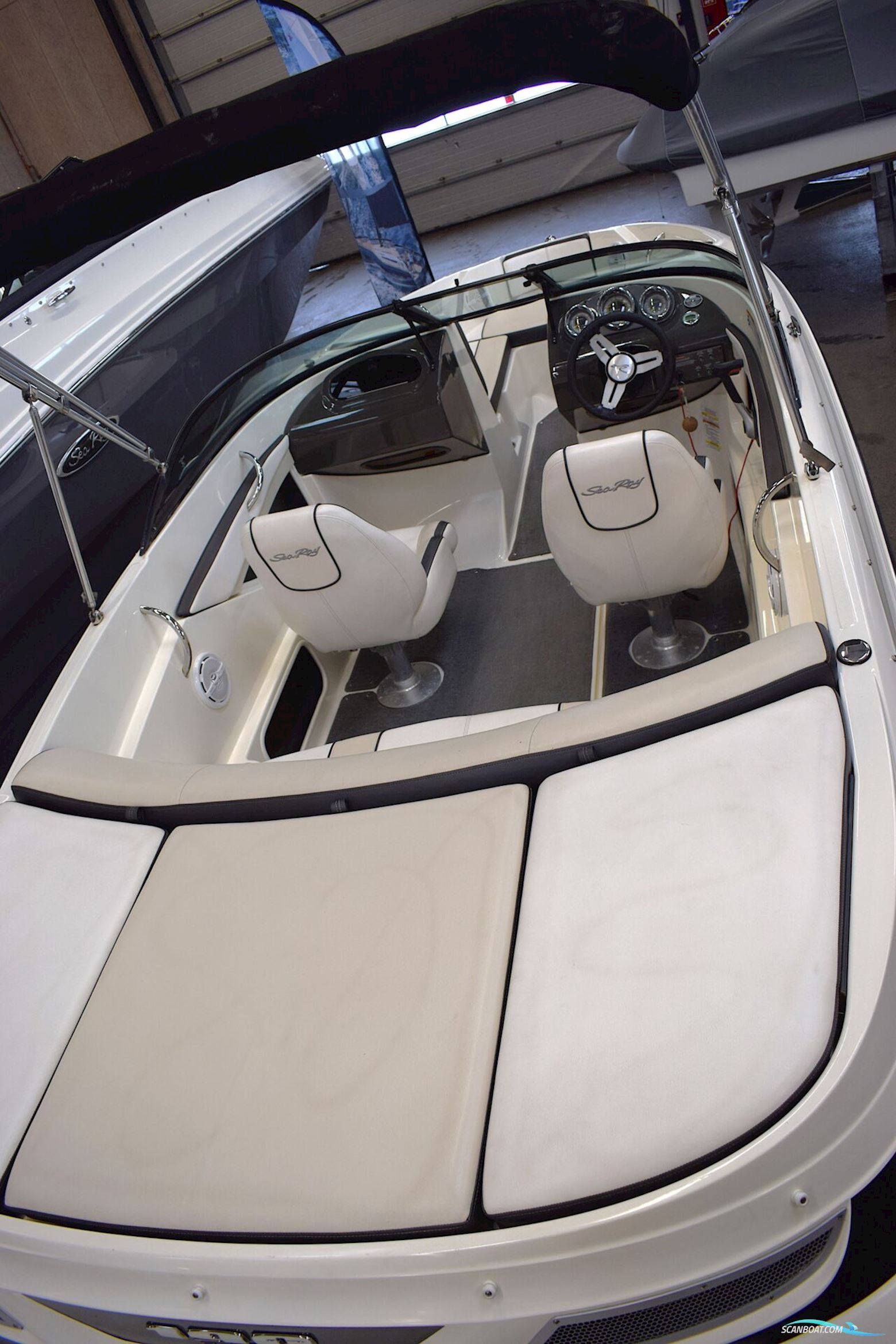 Sea Ray 190 Sport – Med 3,0 Tks og Masser af Udstyr – 2014 Model