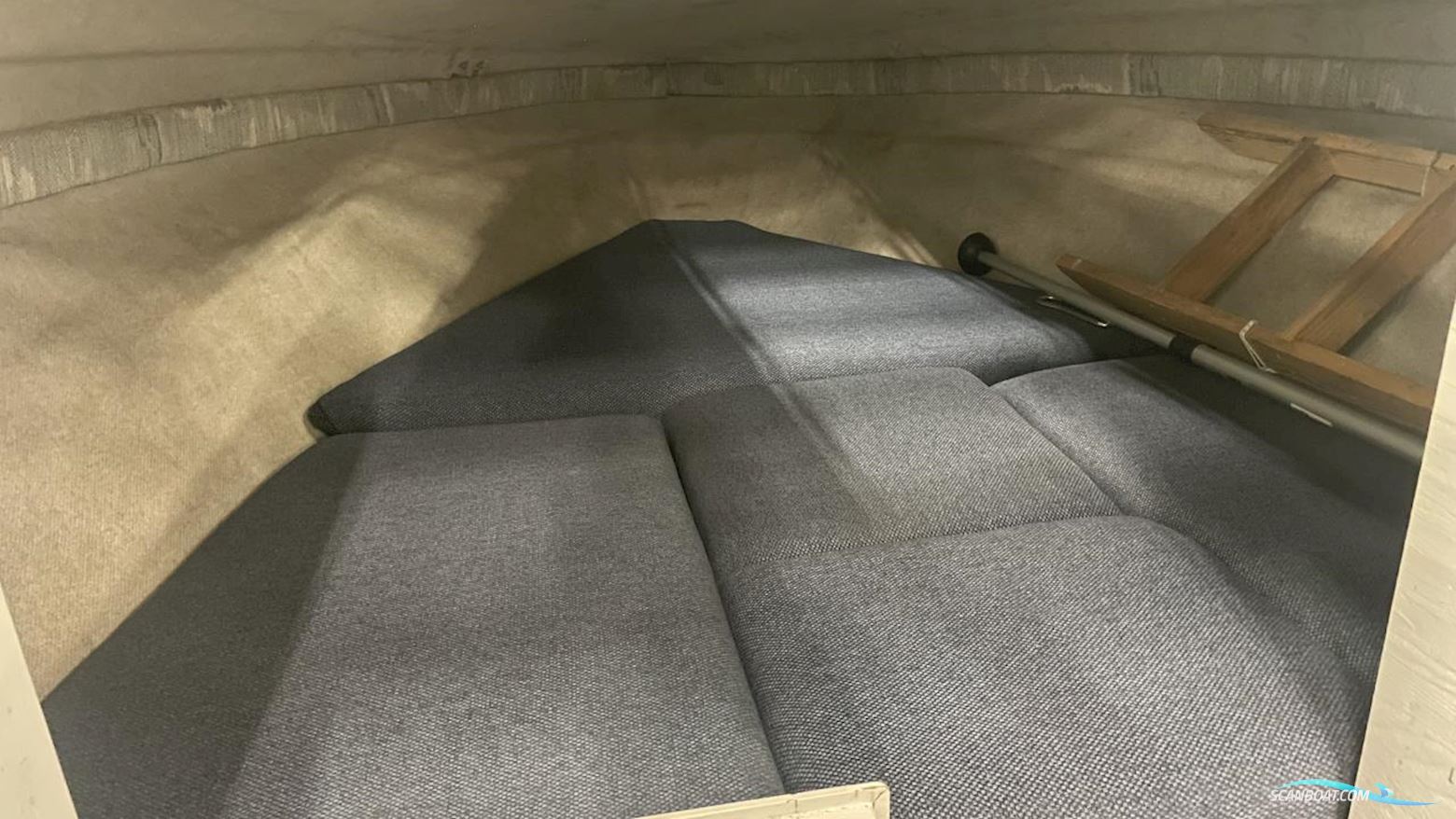 Sea Ray 200 CUDDY CABIN