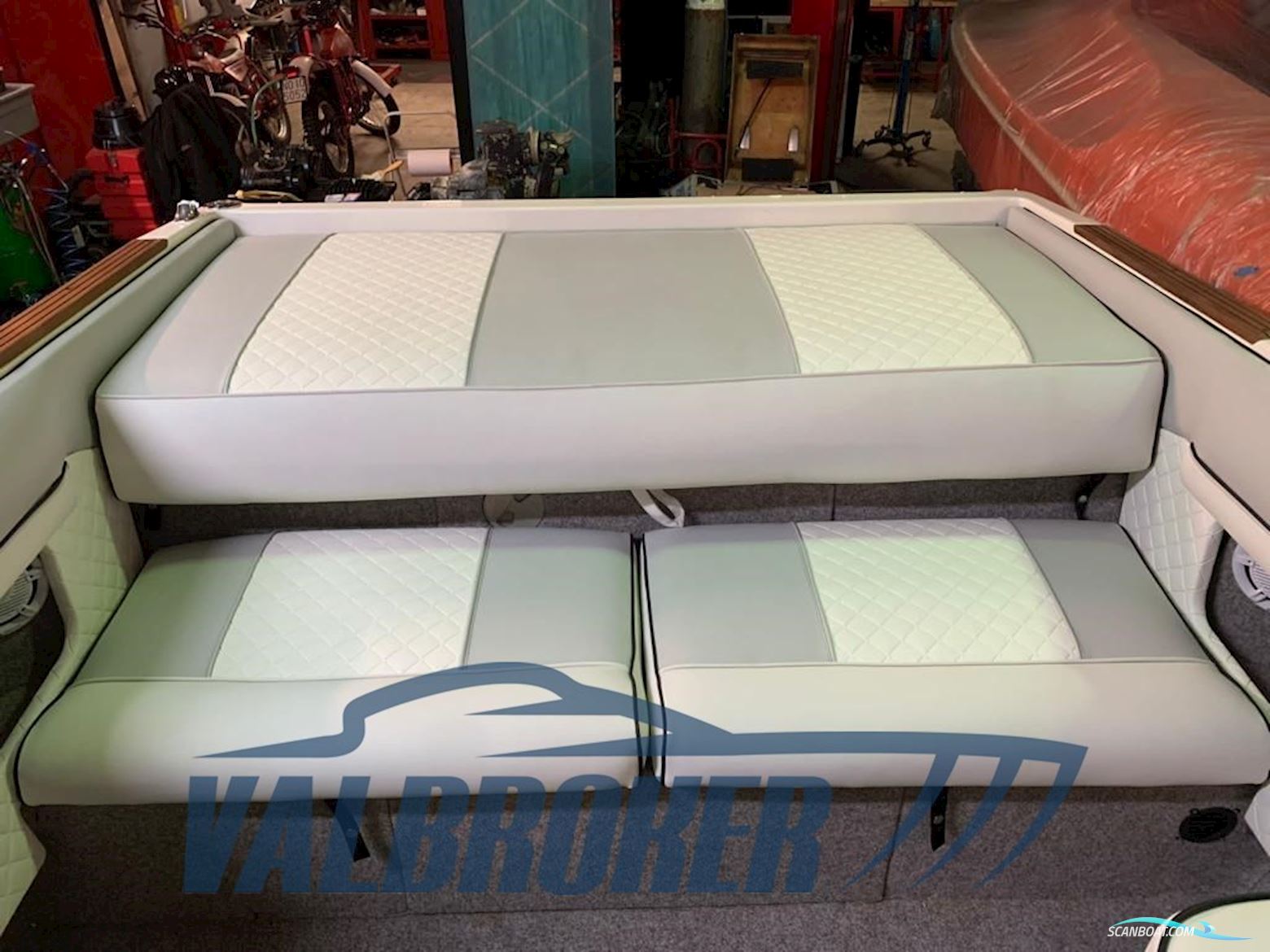 Sea Ray 200 SR