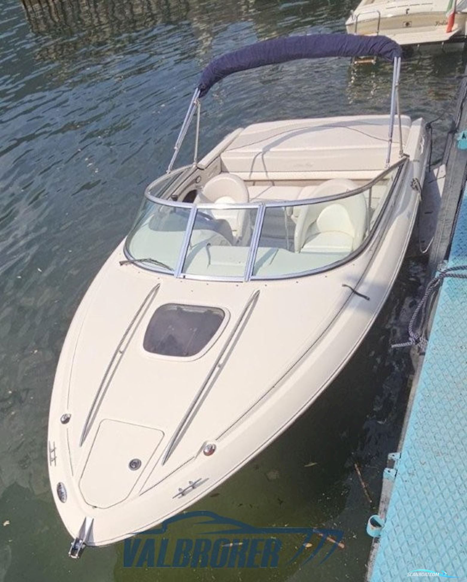 Sea Ray 210 Overnighter
