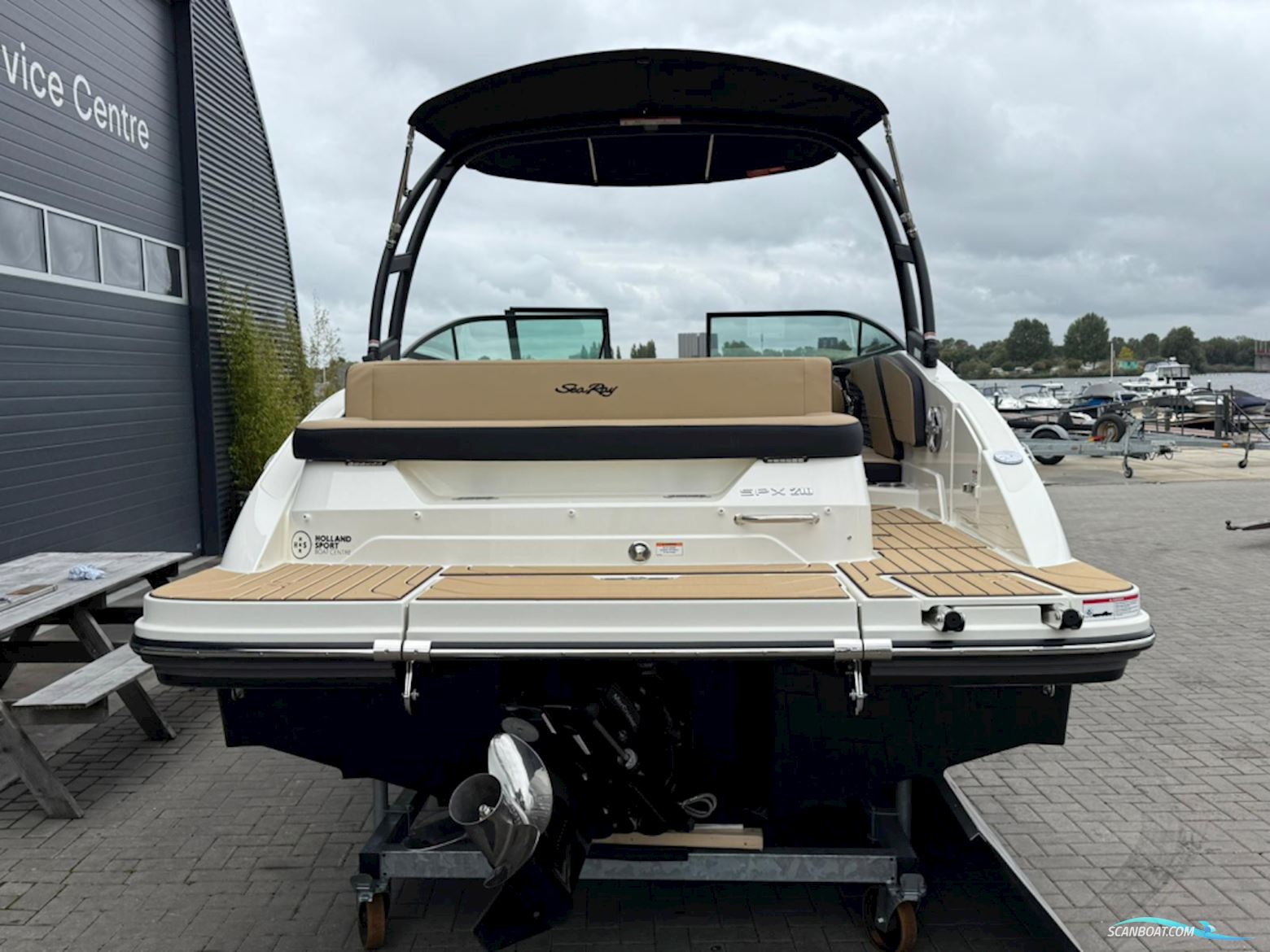 Sea Ray 210 spx