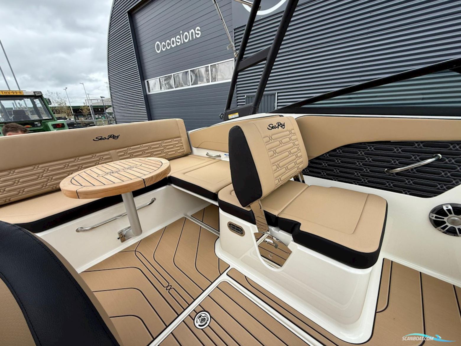 Sea Ray 210 spx