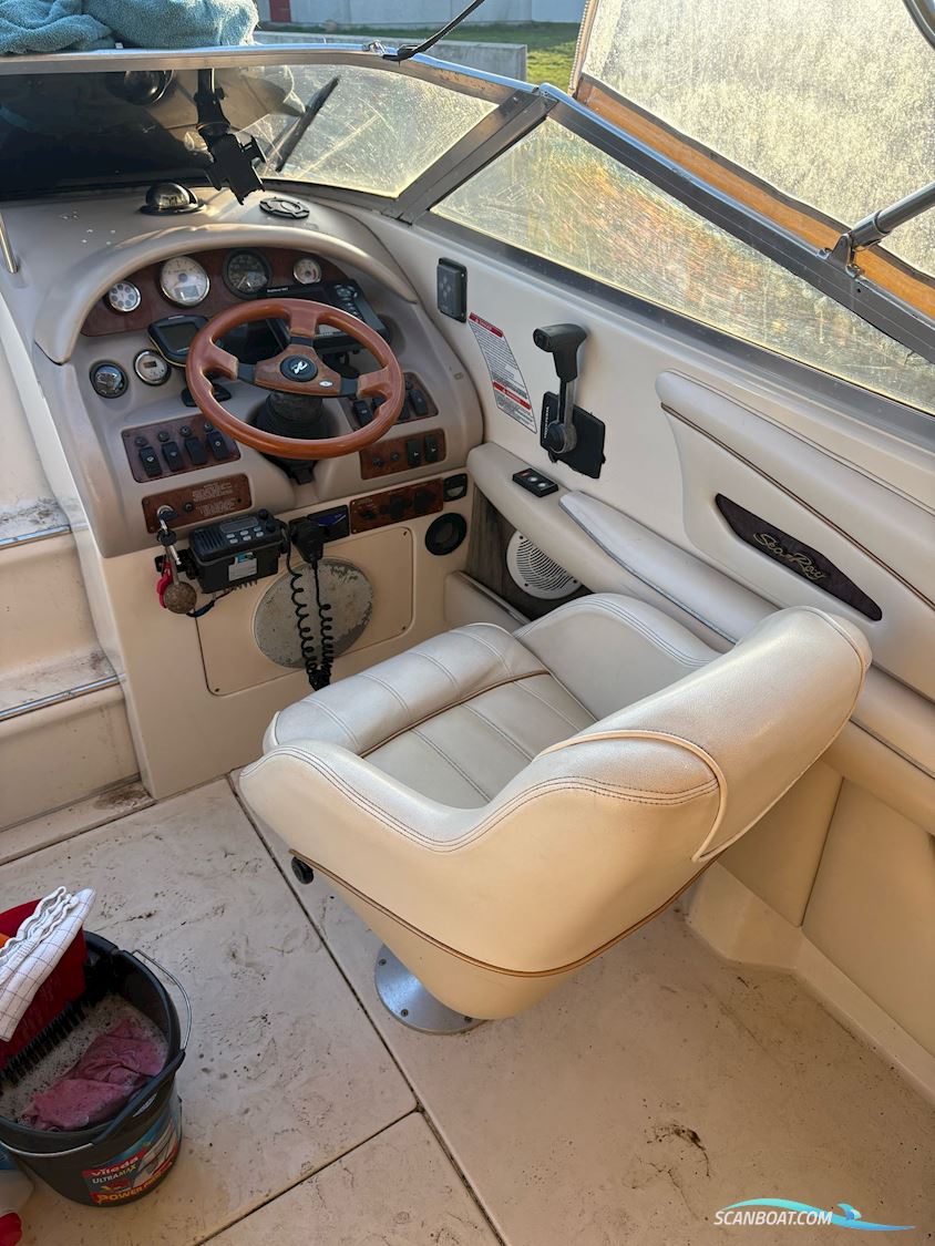 Sea Ray 220 Sun Sport D3-Volvo Penta Diesel