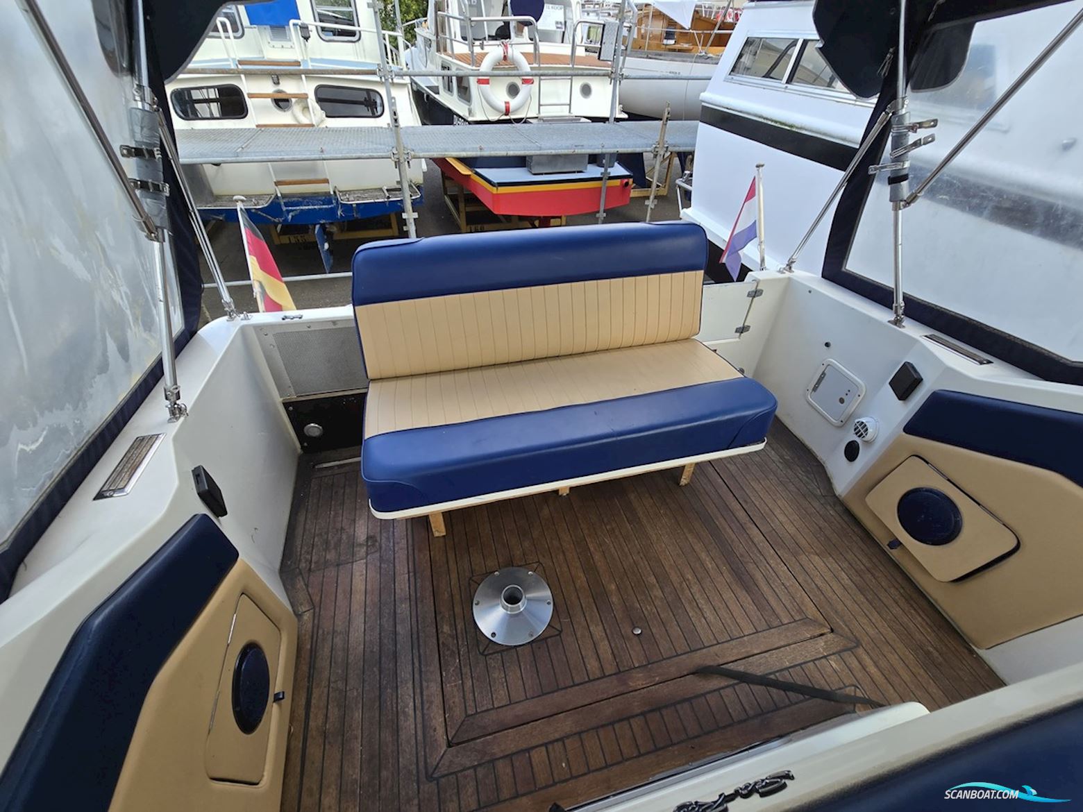 Sea Ray 220DA