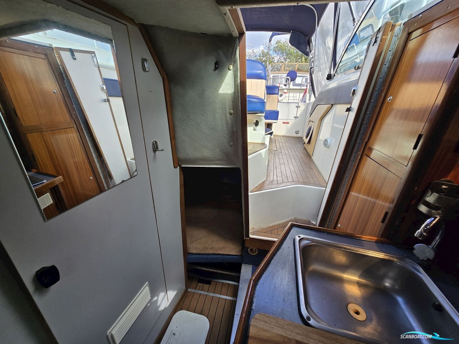 Sea Ray 220DA