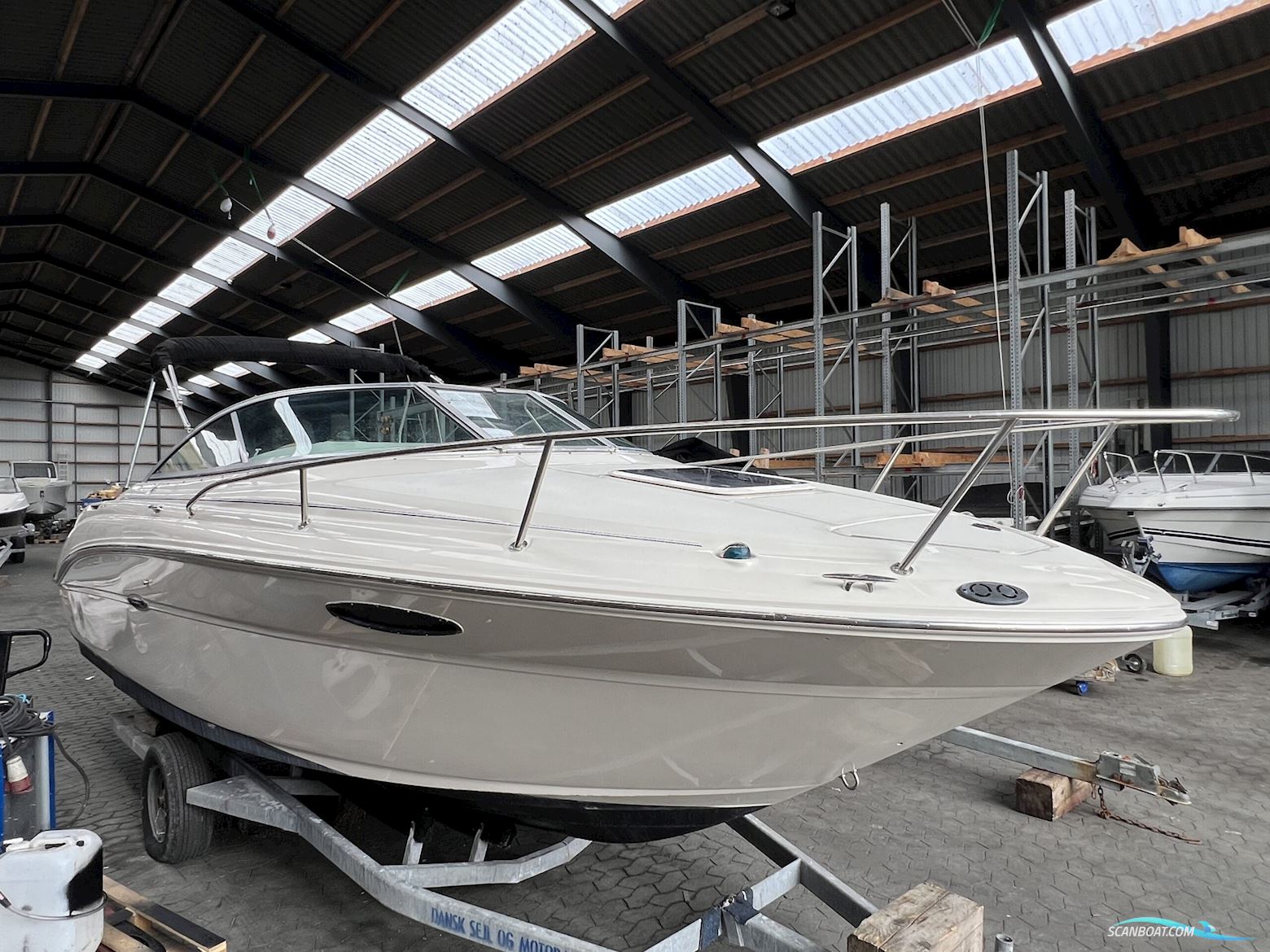 Sea Ray 225 weekender