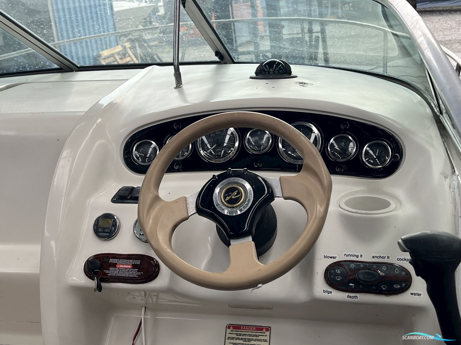 Sea Ray 225 weekender