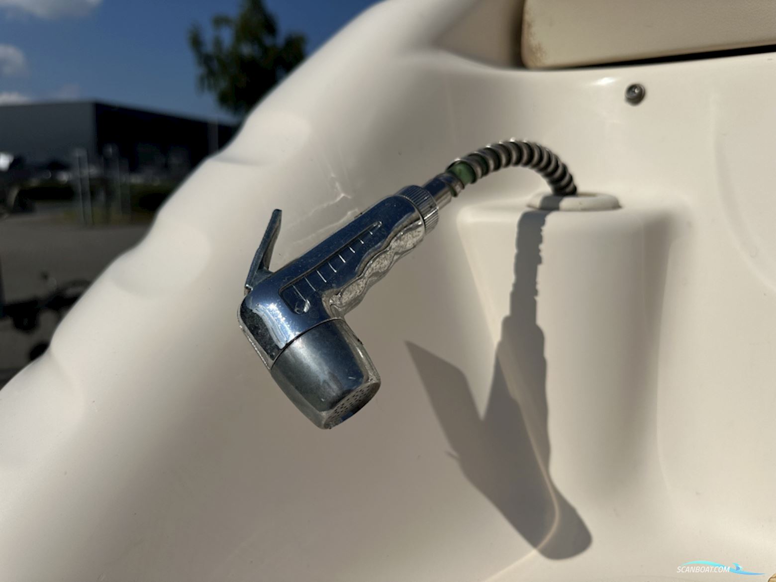 Sea Ray 230 Signature
