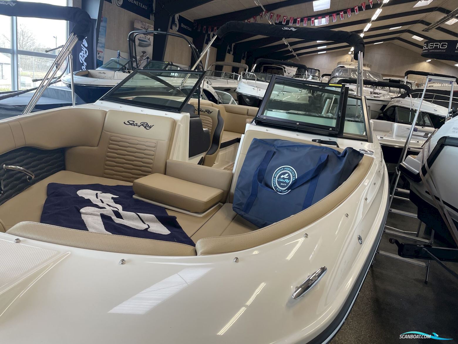 Sea Ray 230 Spx Inboard Motorboten 2024, met Mercruiser motor, Denemarken