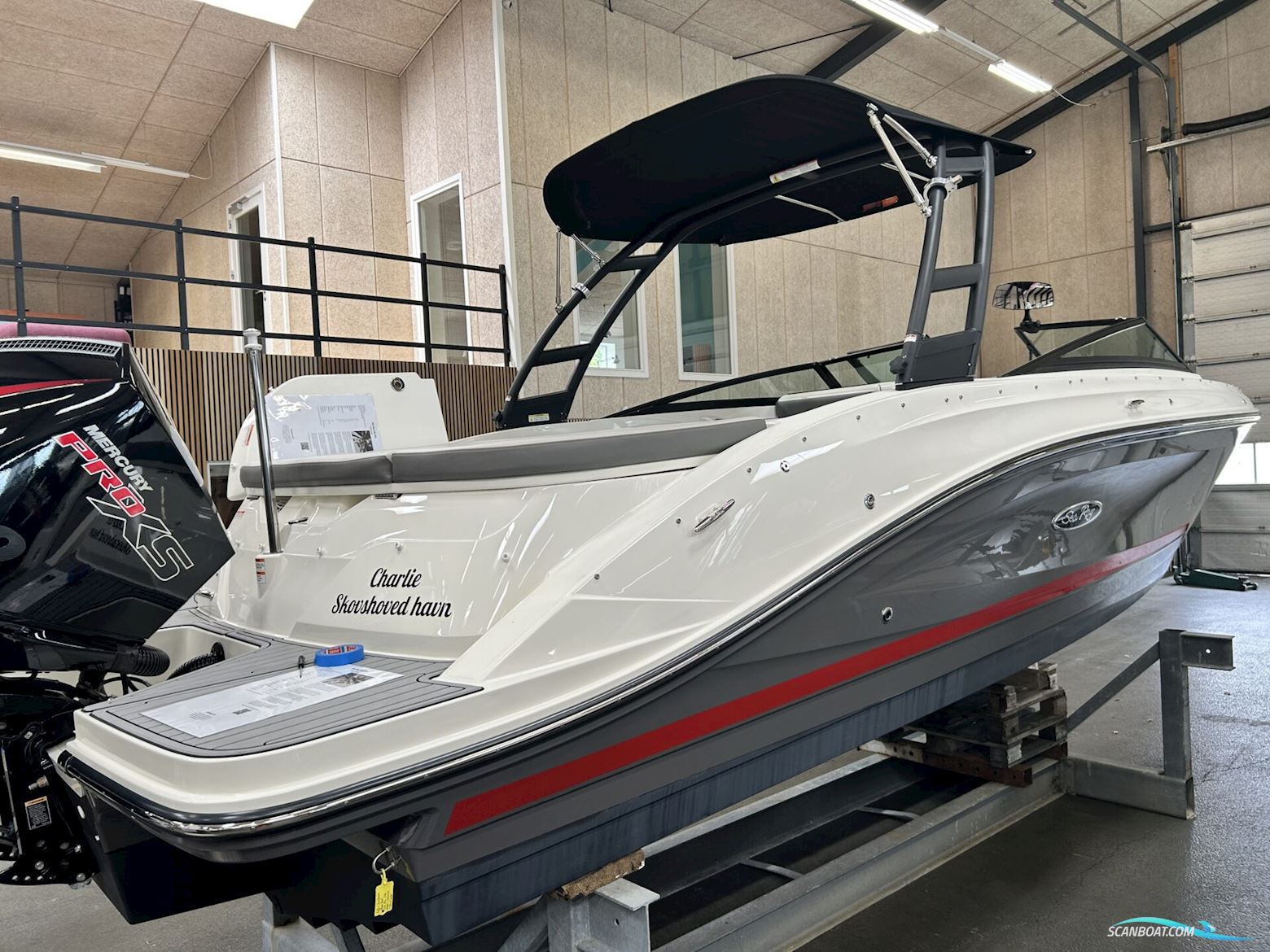 Sea Ray 230 SPX