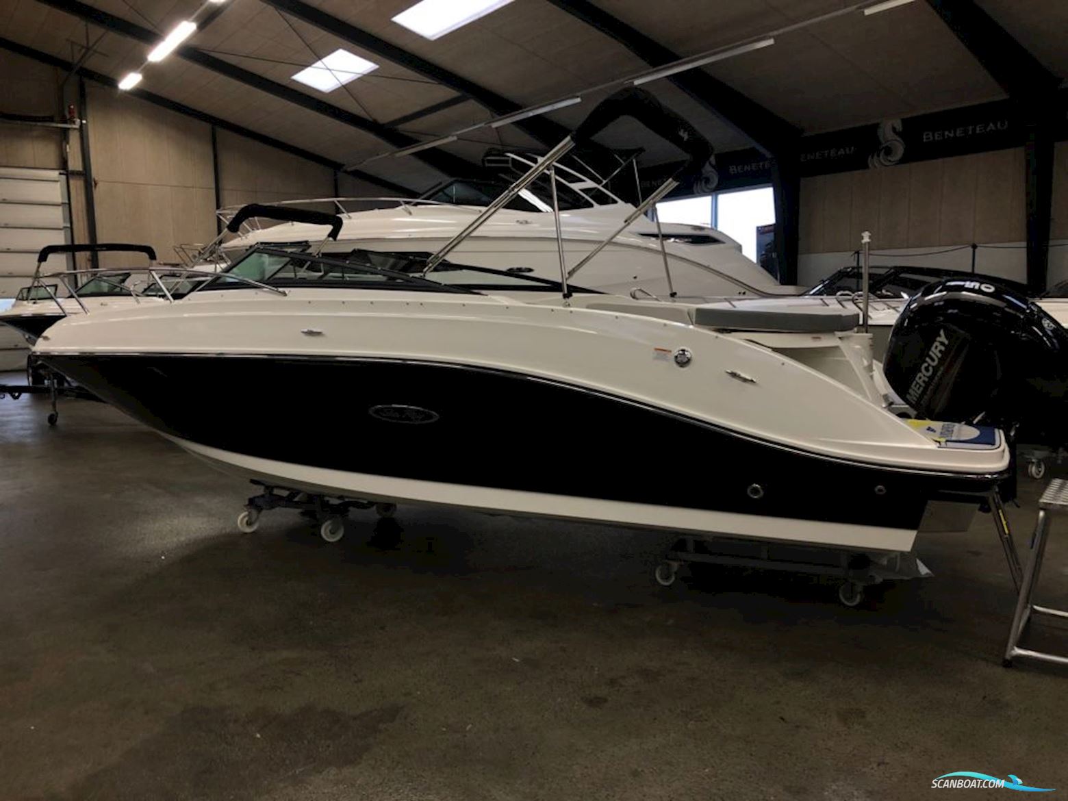 Sea Ray 230 Sun Sport OB – Solgt