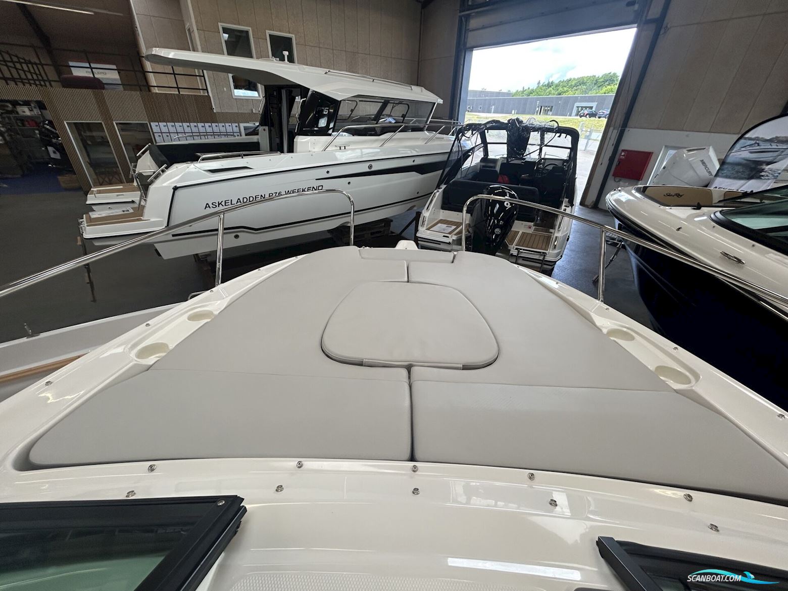 Sea Ray 230 Sun Sport OB – Solgt