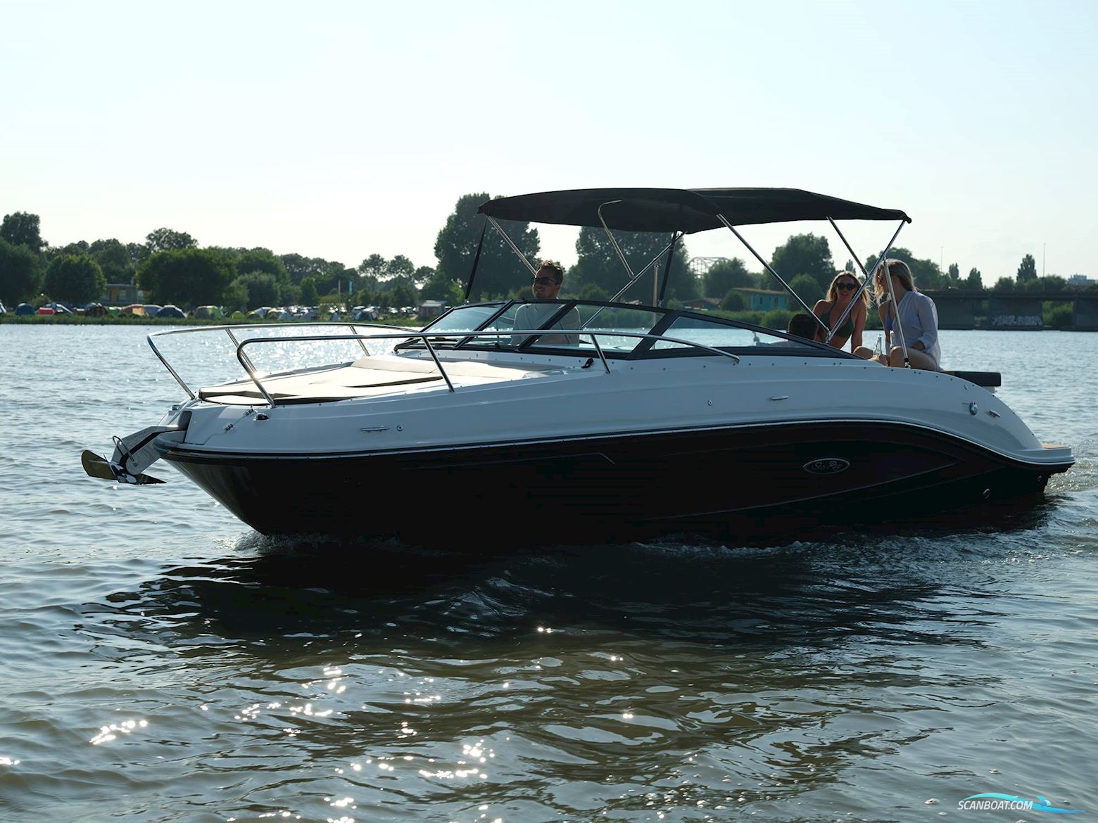 Sea Ray 230 Sun Sport Motorboten 2024, met MerCruiser  motor, Denemarken