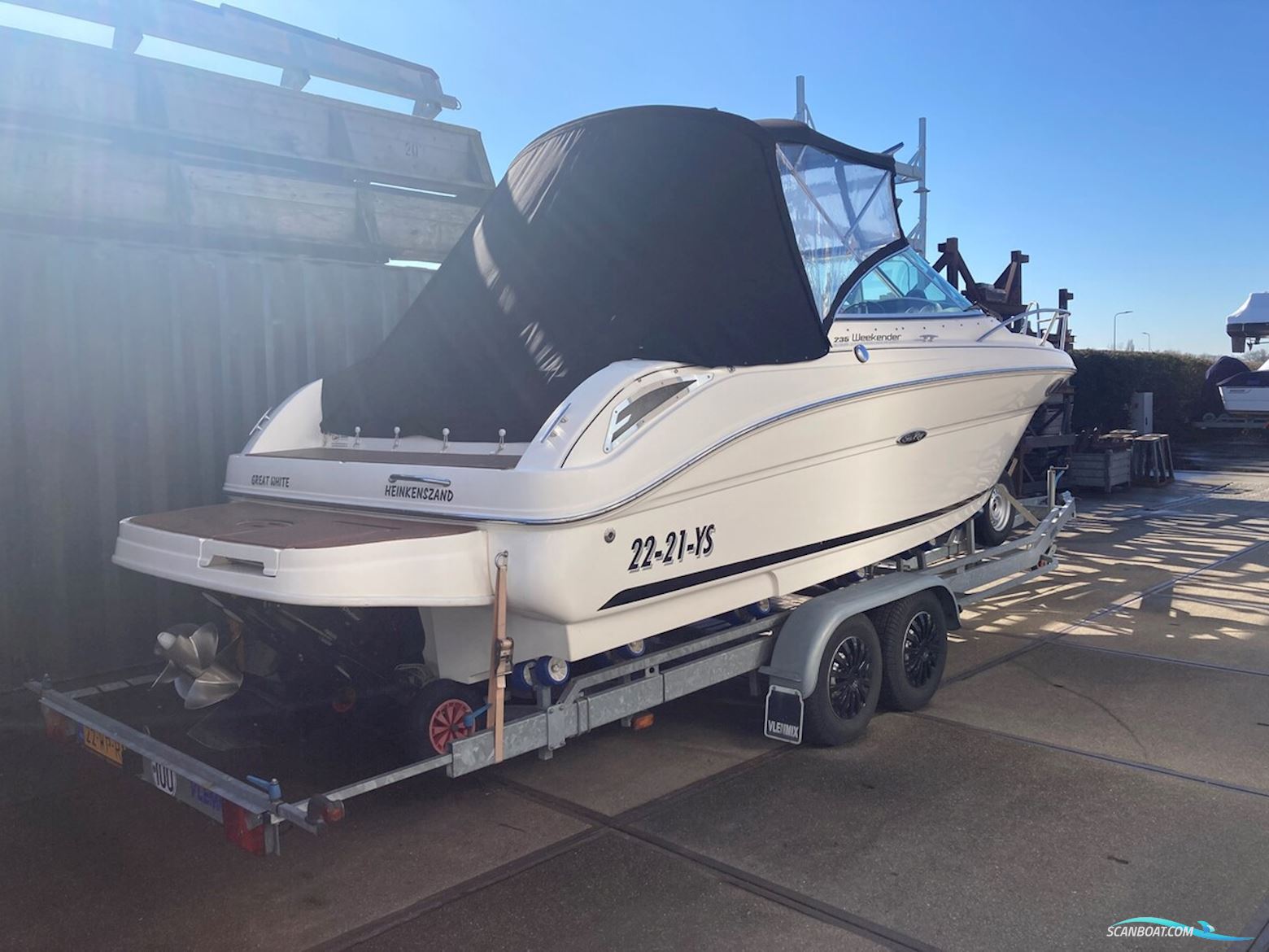 Sea Ray 235 Weekender