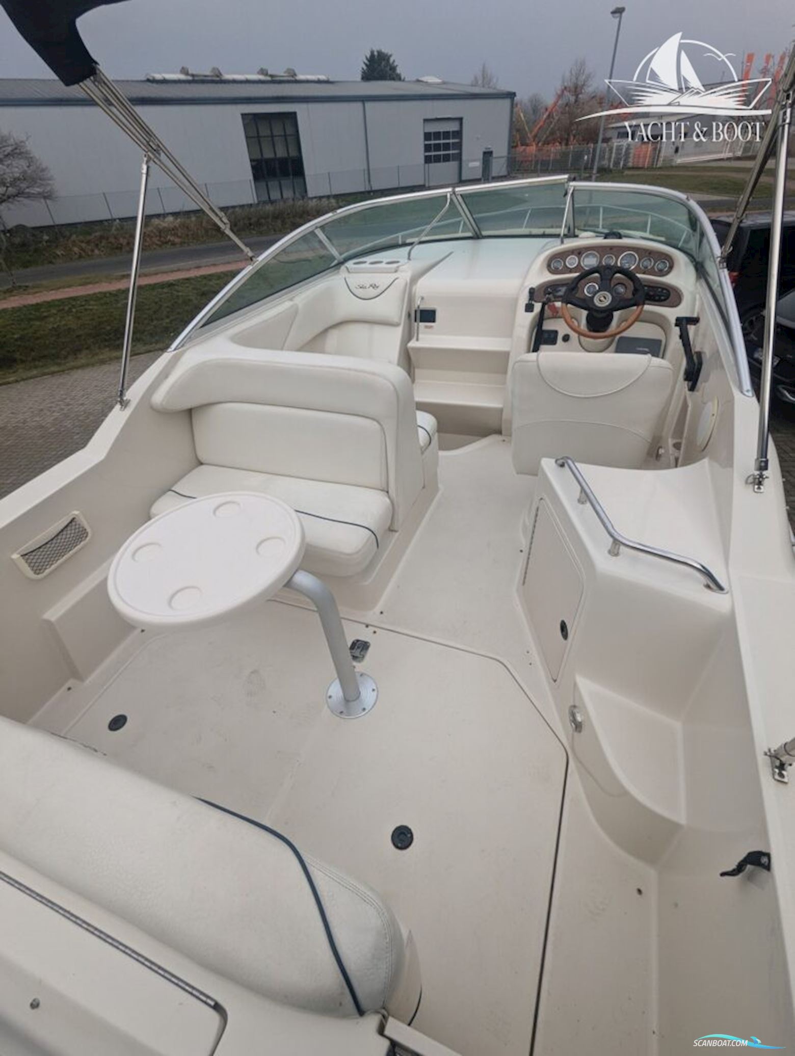 Sea Ray 240 DA Sundancer