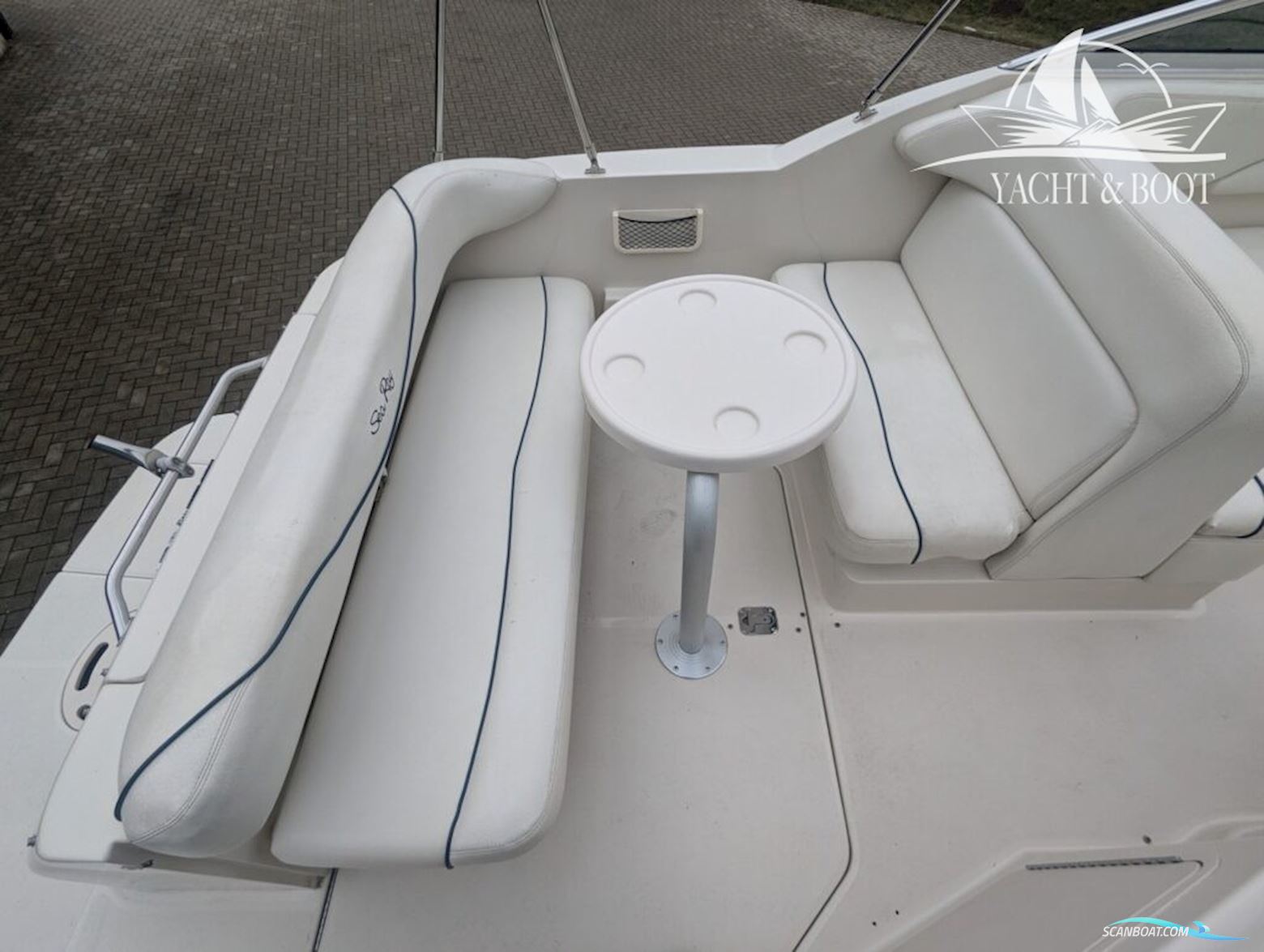 Sea Ray 240 DA Sundancer