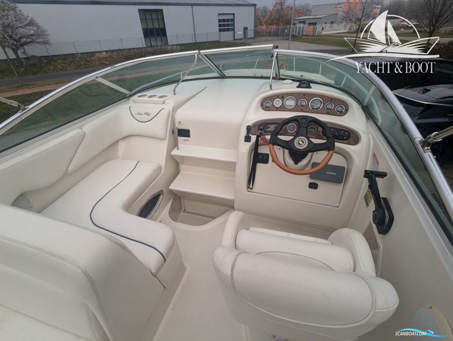 Sea Ray 240 DA Sundancer
