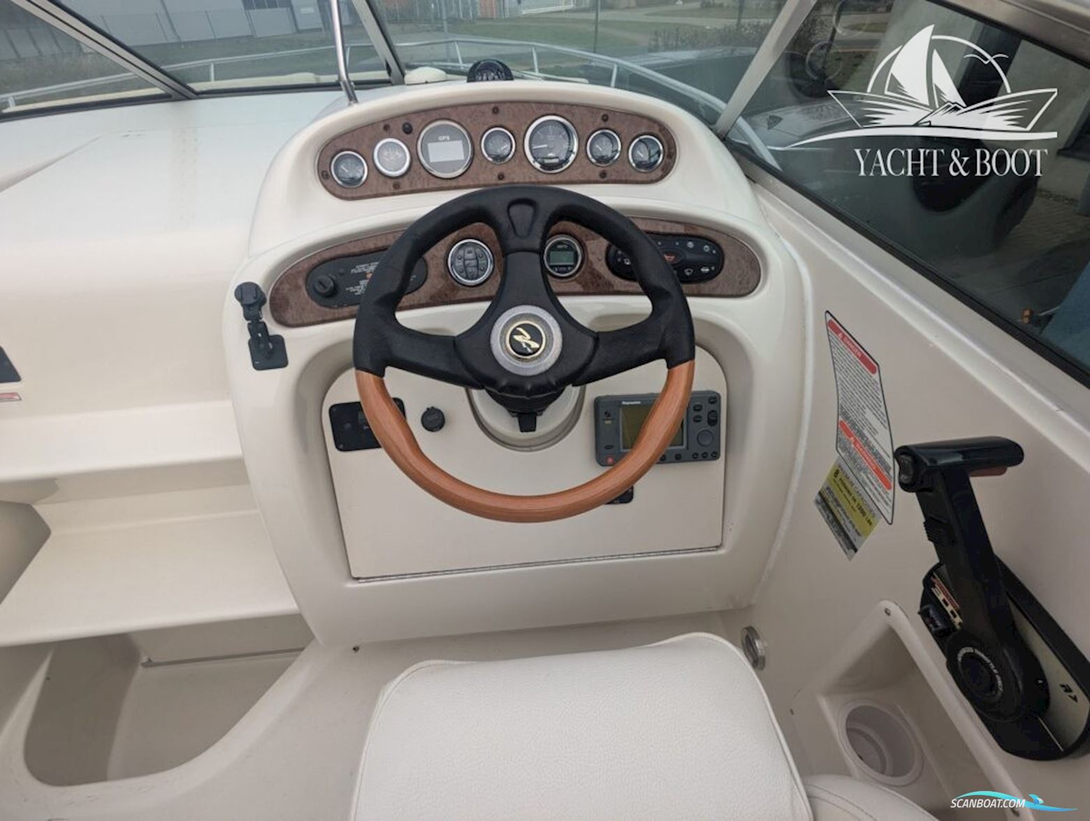 Sea Ray 240 DA Sundancer