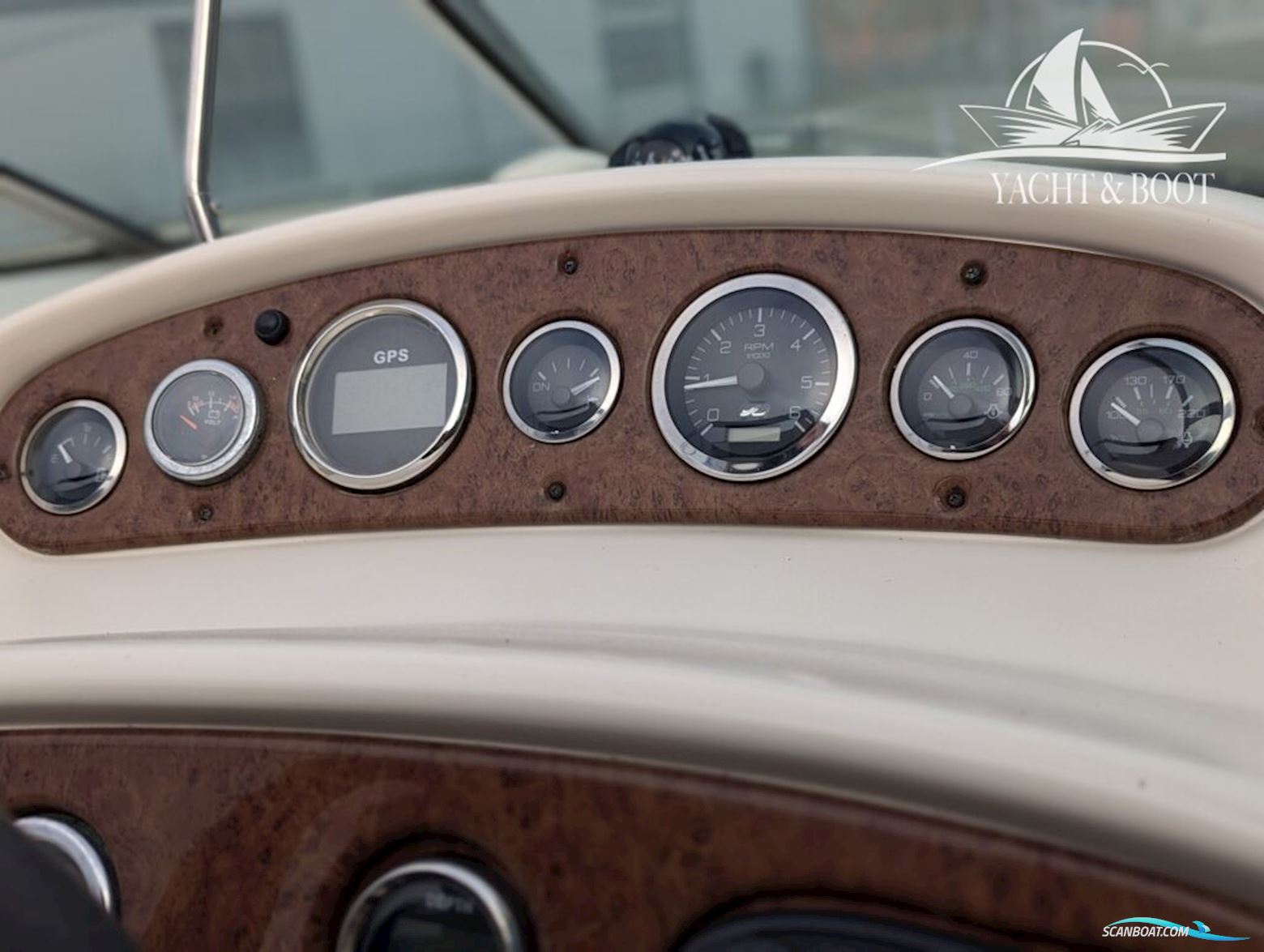 Sea Ray 240 DA Sundancer