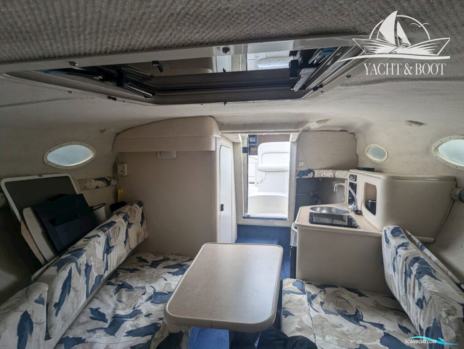 Sea Ray 240 DA Sundancer