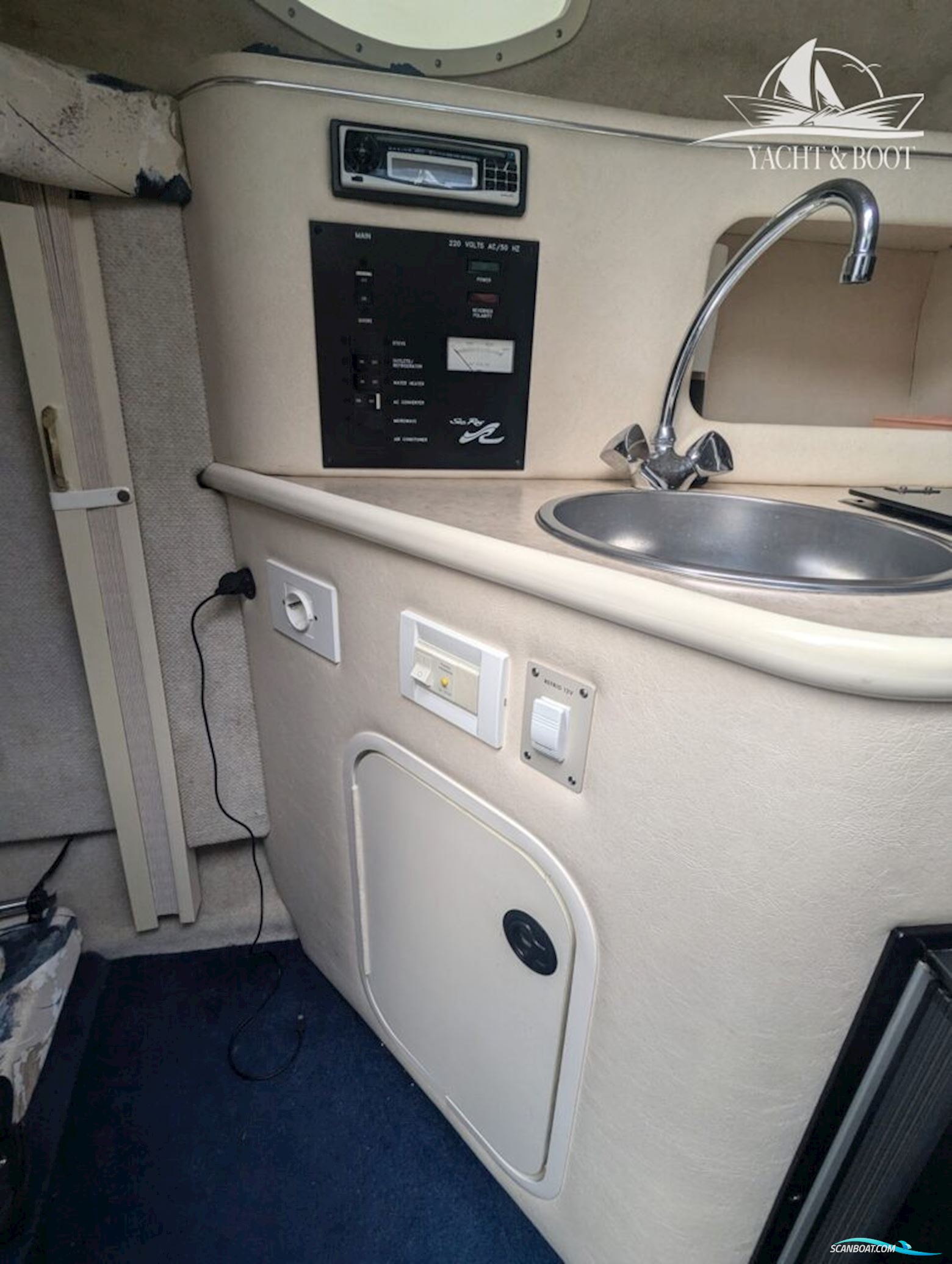 Sea Ray 240 DA Sundancer