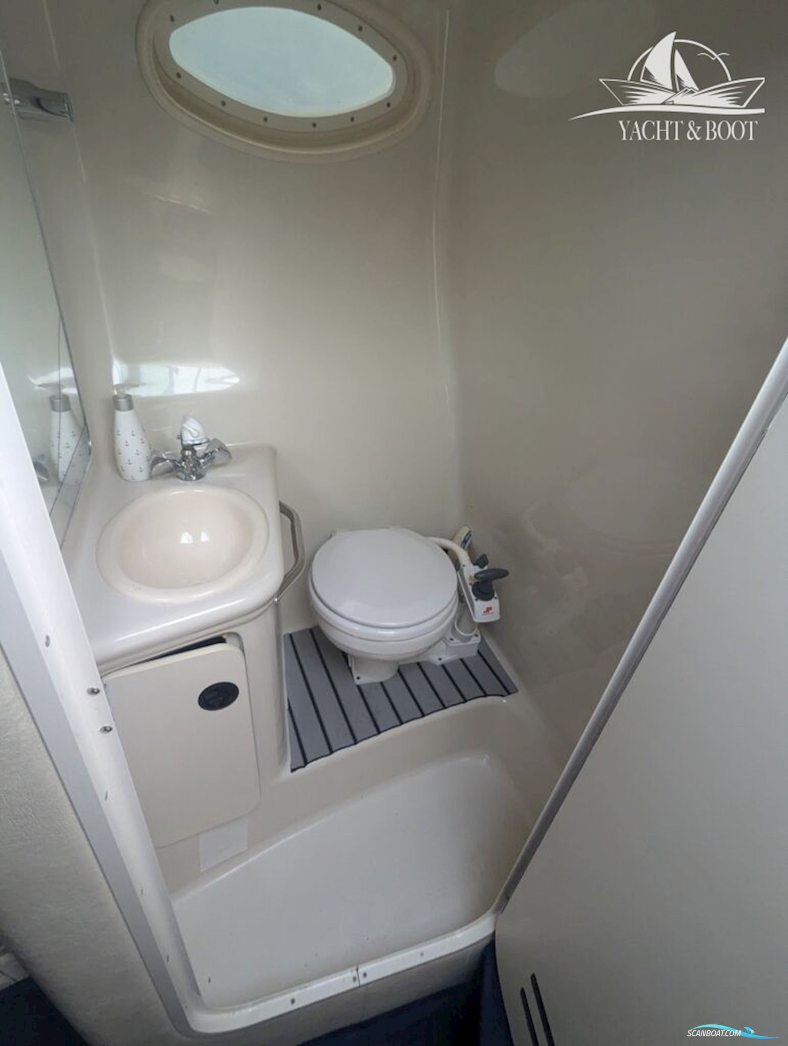 Sea Ray 240 DA Sundancer