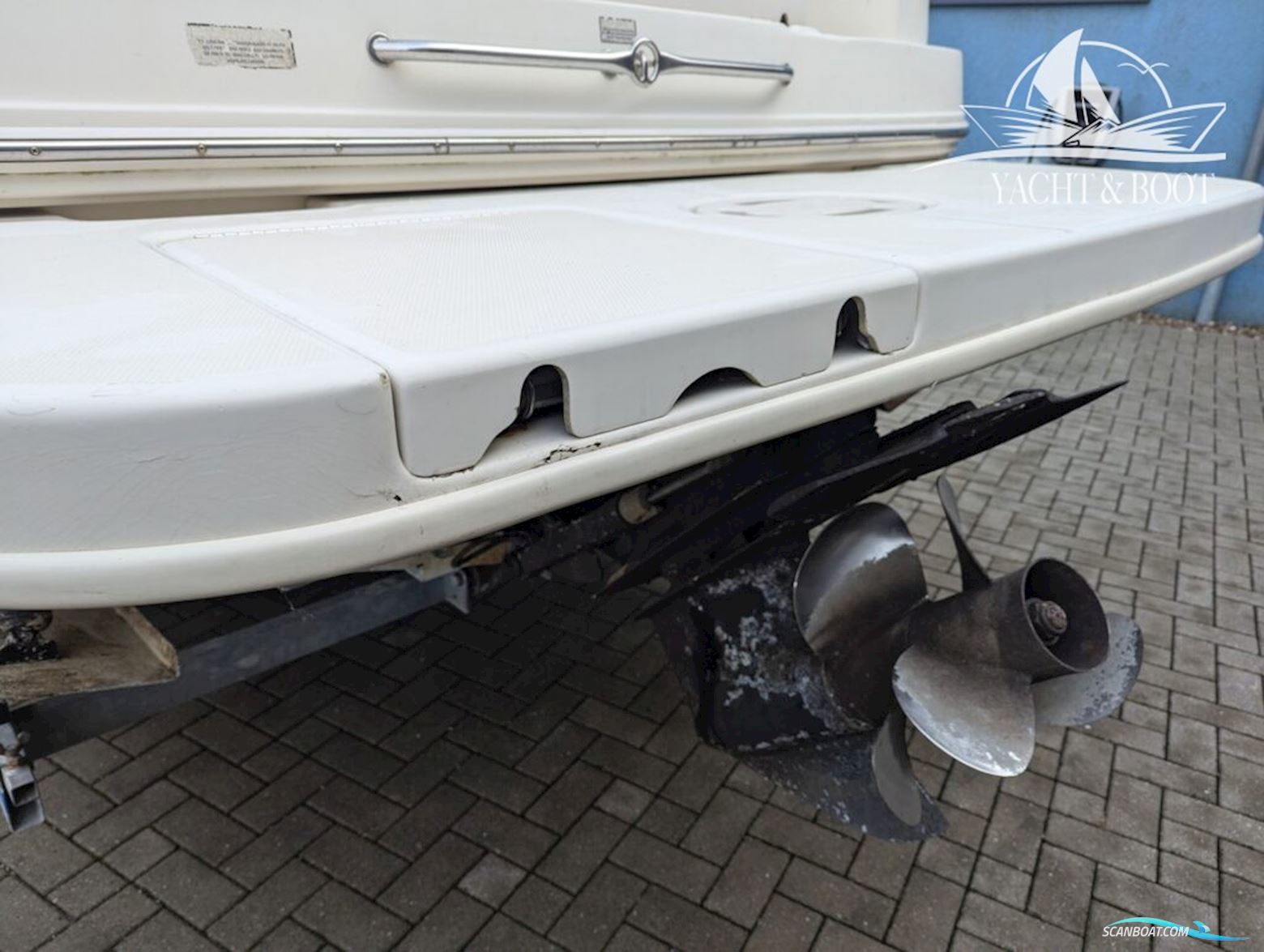 Sea Ray 240 DA Sundancer