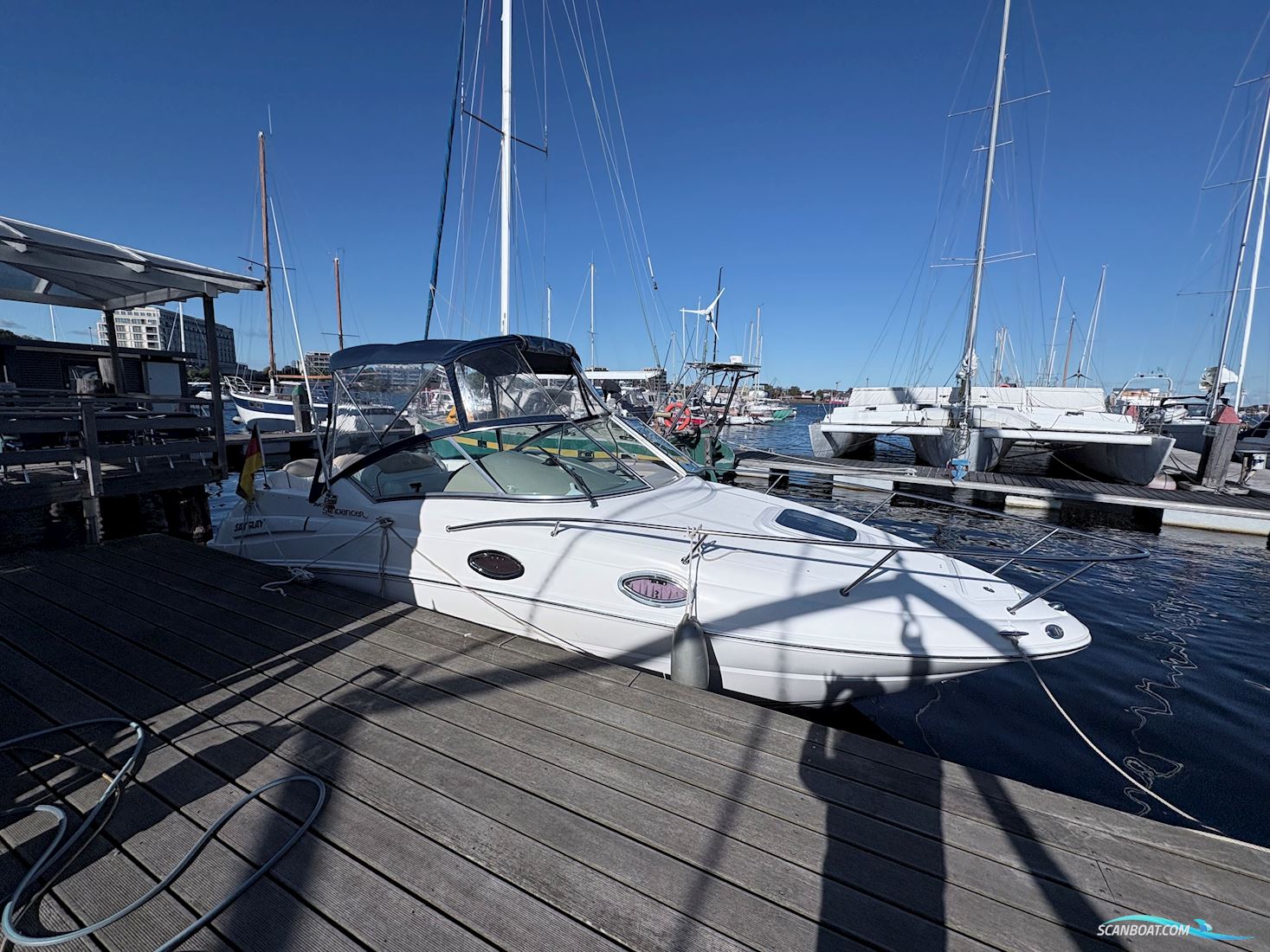 Sea Ray 240 Sundancer mit 3,5 t Ohlmeyer Trailer