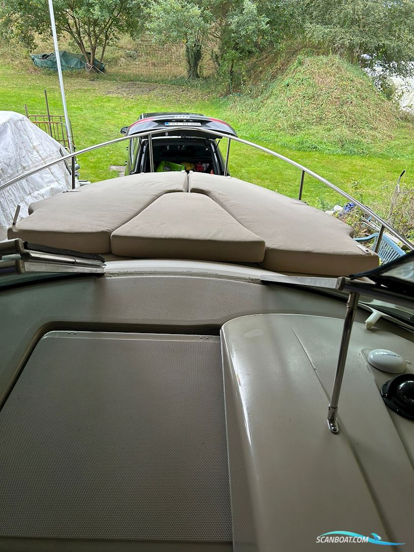 Sea Ray 240 Sundancer mit 3,5 t Ohlmeyer Trailer