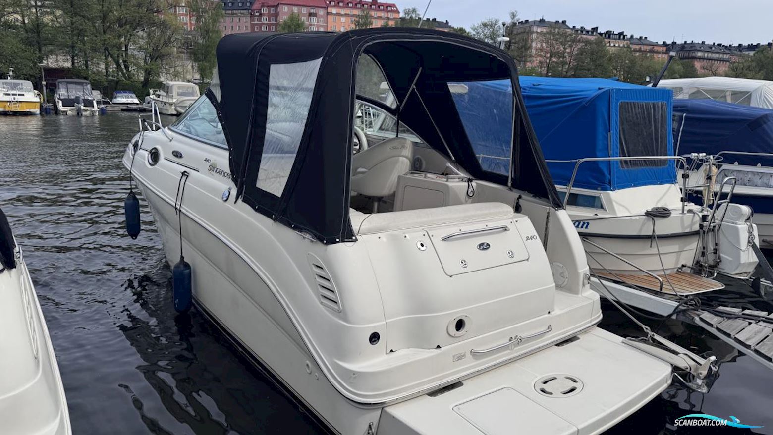 Sea Ray 240 Sundancer Motorboten 2004, met Mercruiser motor, Sweden