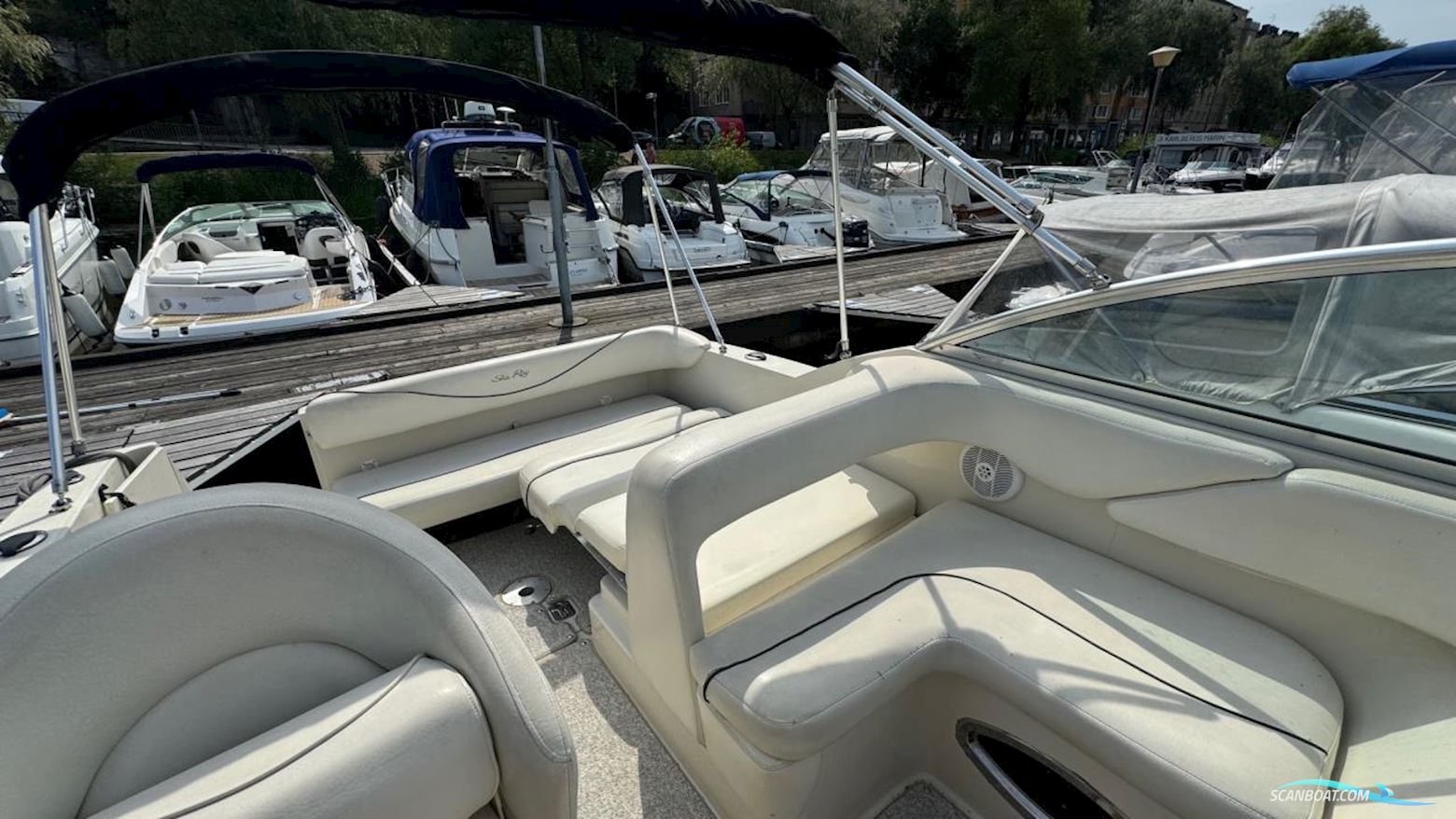 Sea Ray 240 SUNDANCER