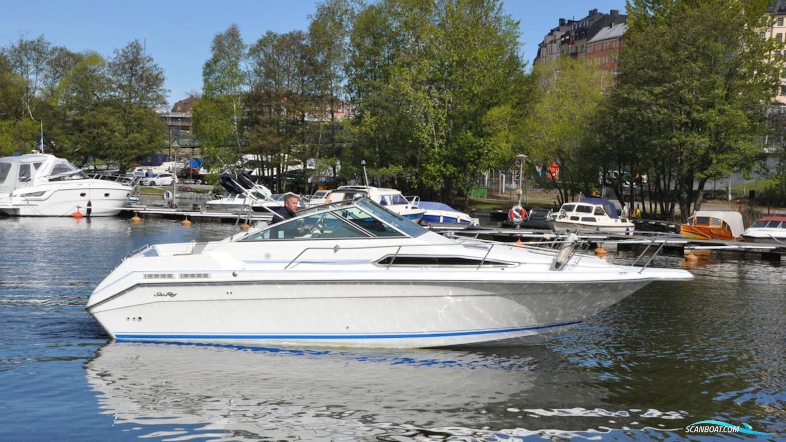 Sea Ray 250 Motorboten 1989, met  Mercruiser motor, Sweden