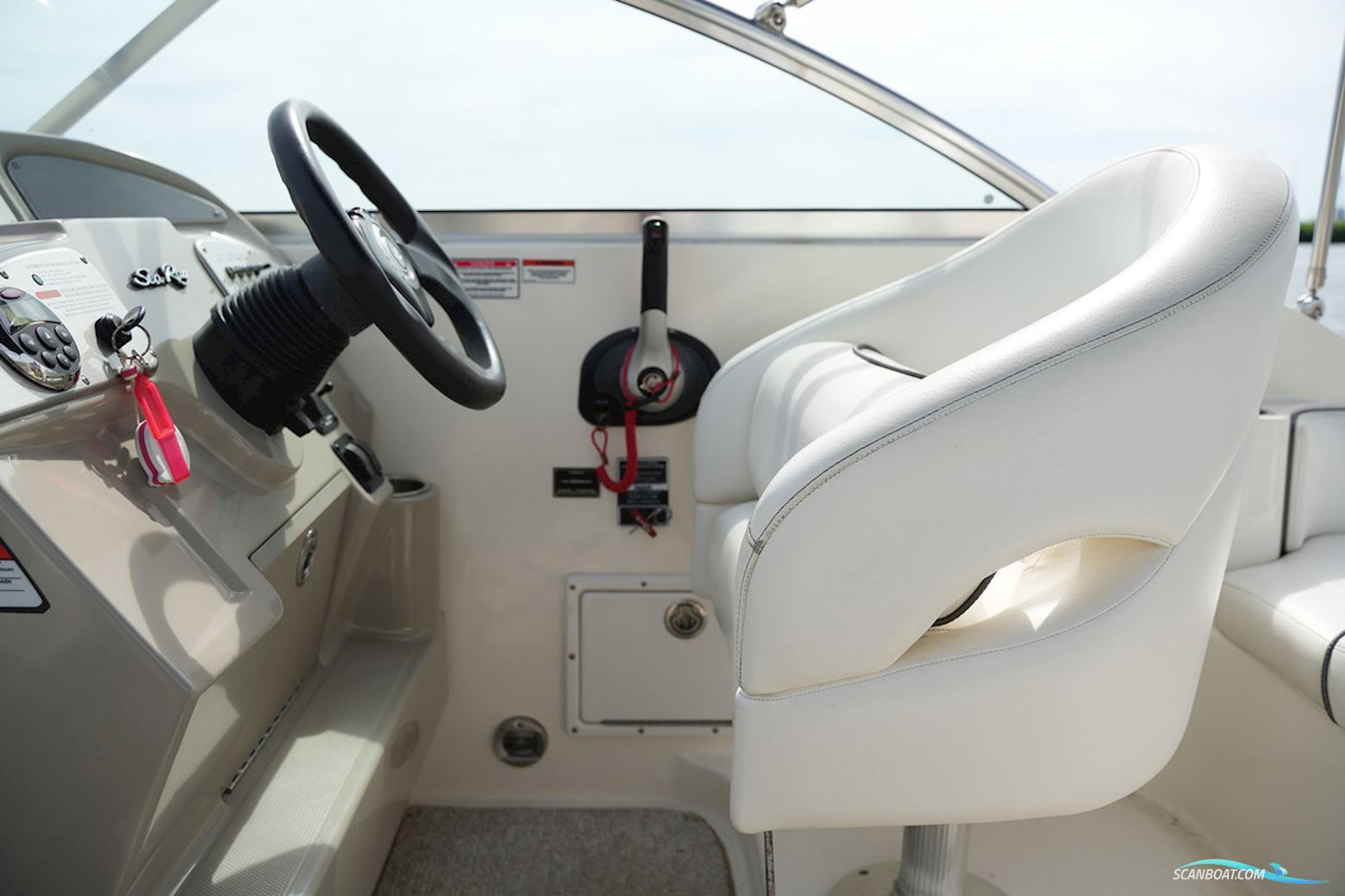 Sea Ray 255 Sundancer