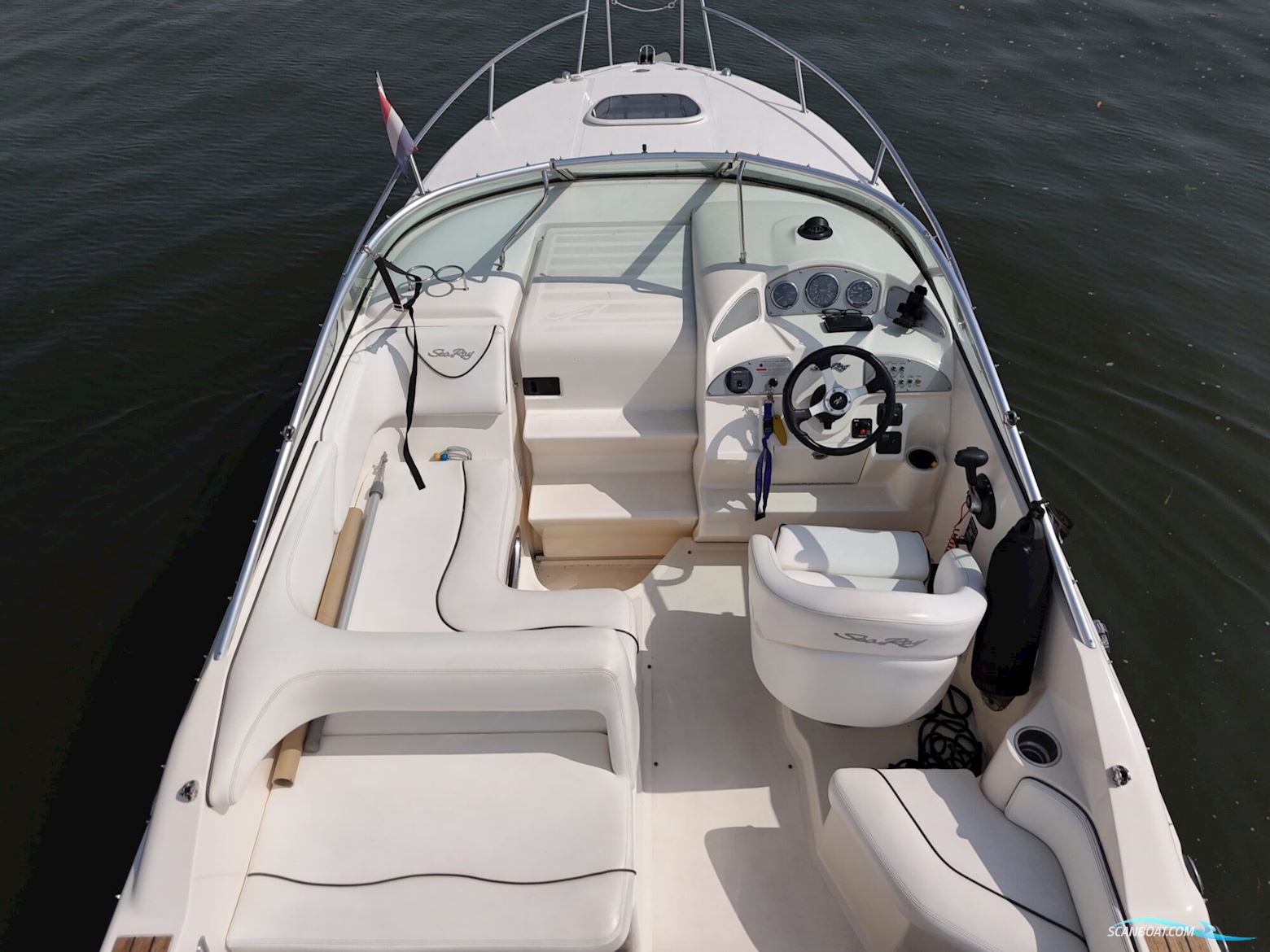 Sea Ray 255 Sundancer