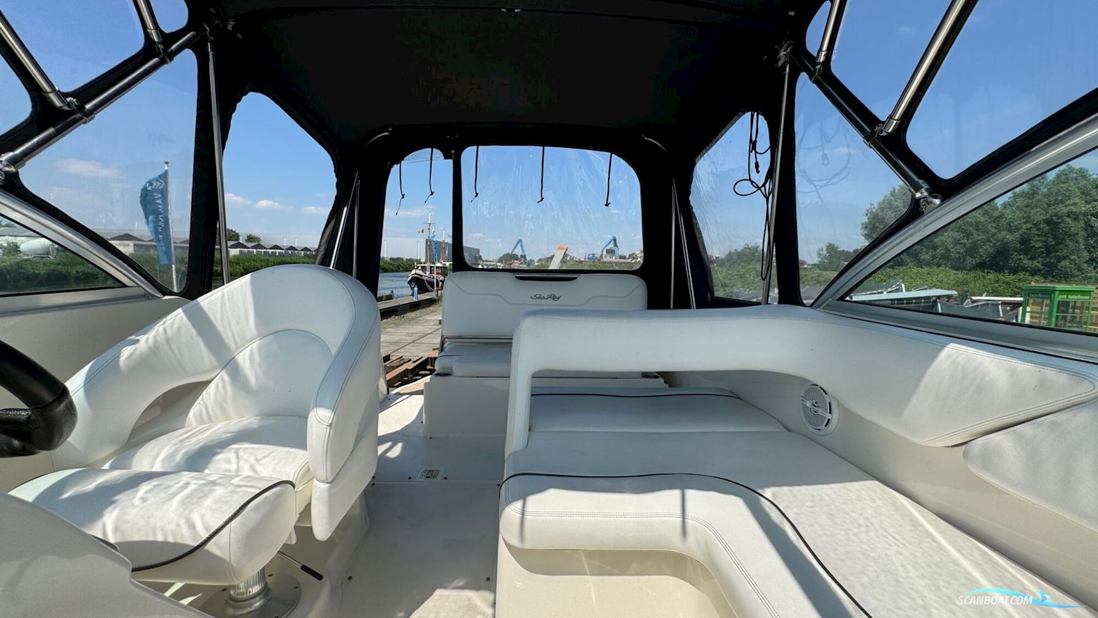 Sea Ray 255 Sundancer