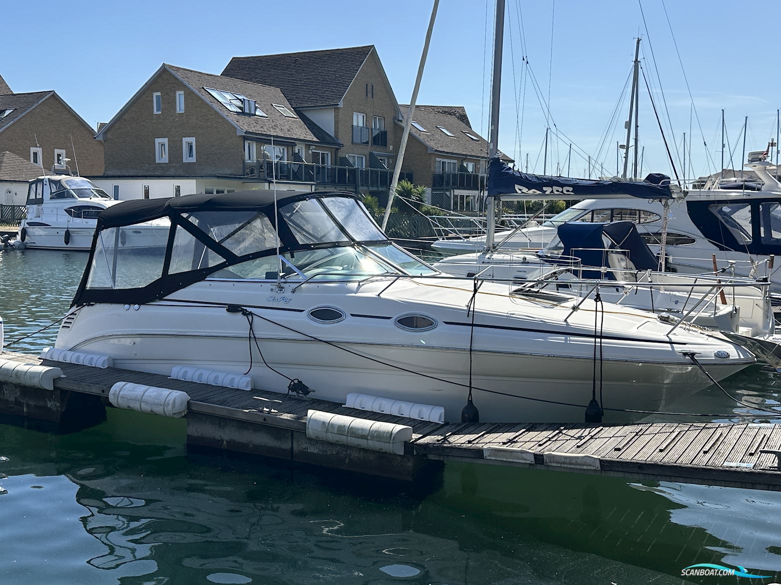 Sea Ray 260 Sundancer Motorboten 2001, met Yanmar motor, United Kingdom