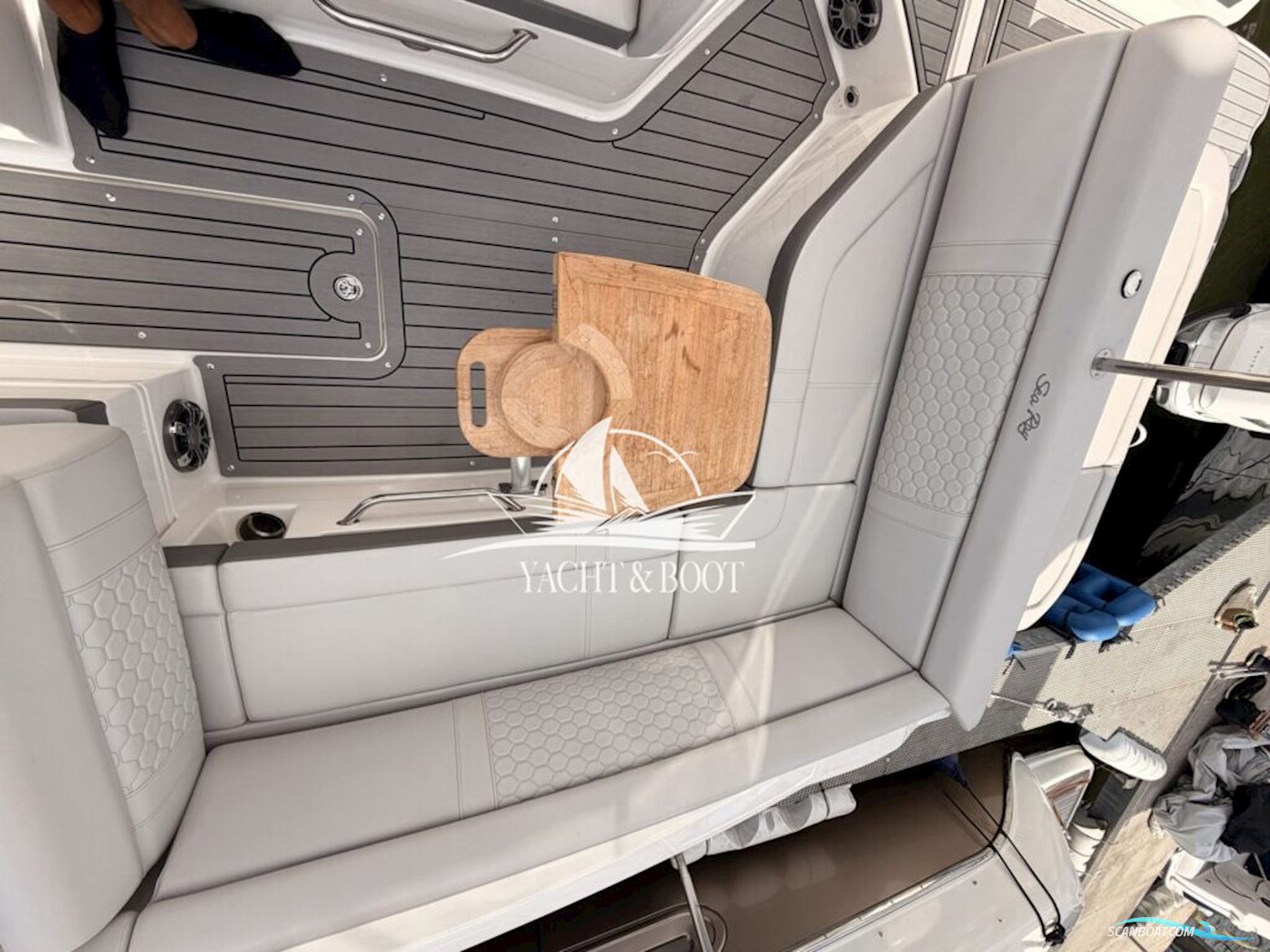 Sea Ray 270 SDX
